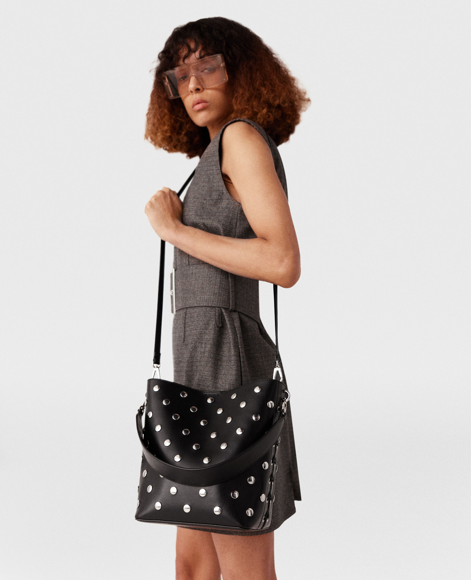 Frayme Studded Large Bucket Bag-Black-large image number 5