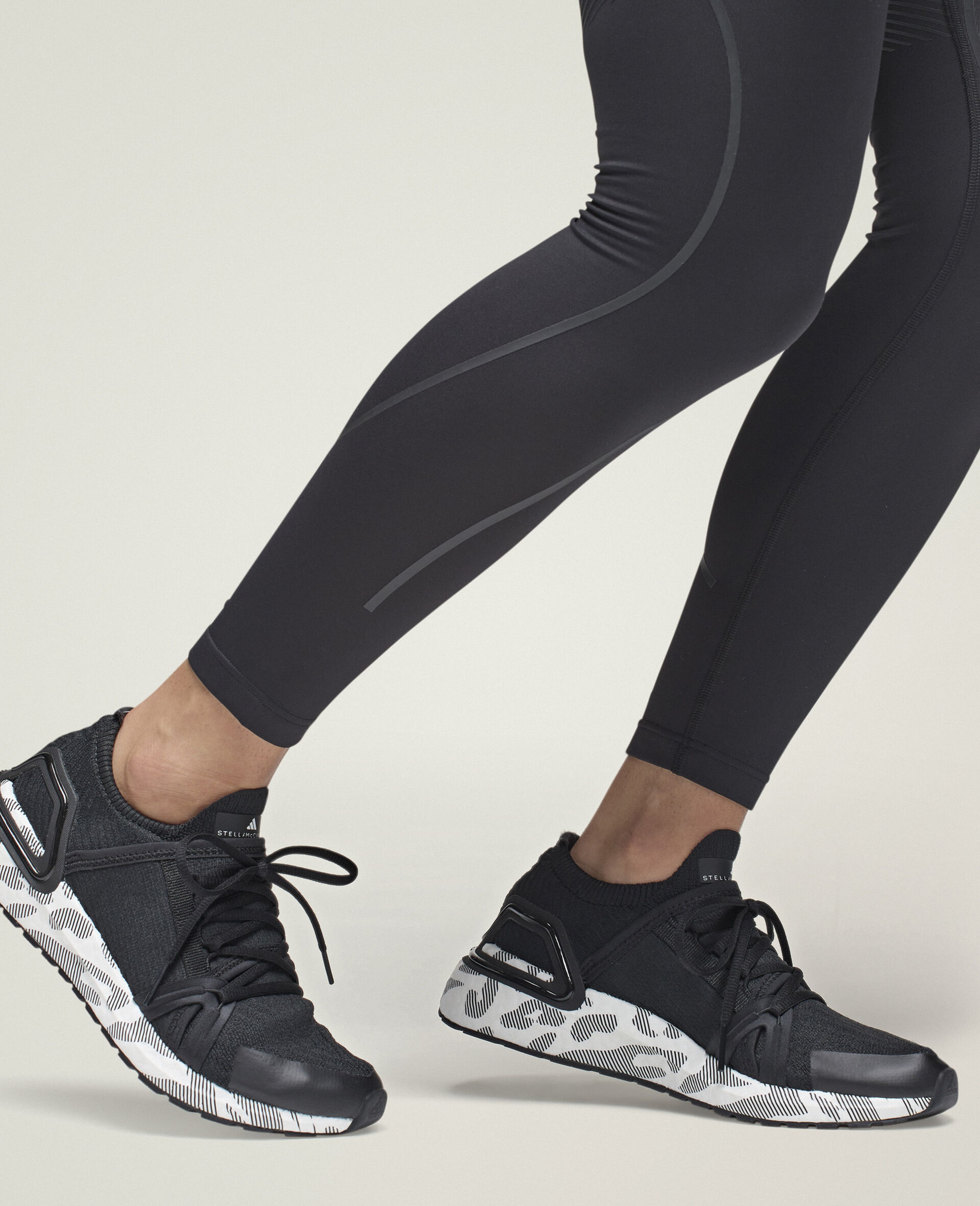 UltraBOOST DNA Running Trainers-Black-large image number 1