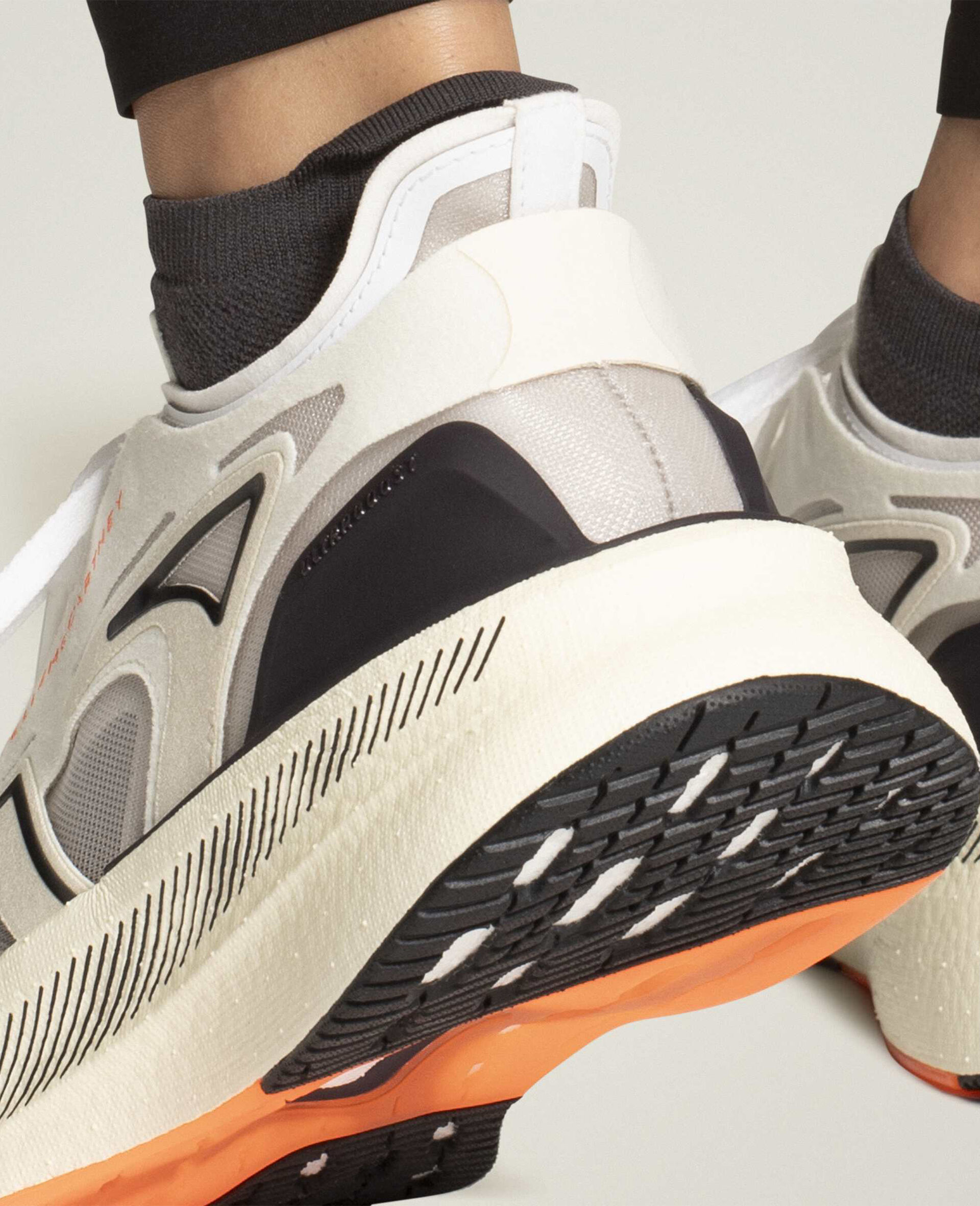 UltraBOOST 5 Running Trainers-White-large image number 5