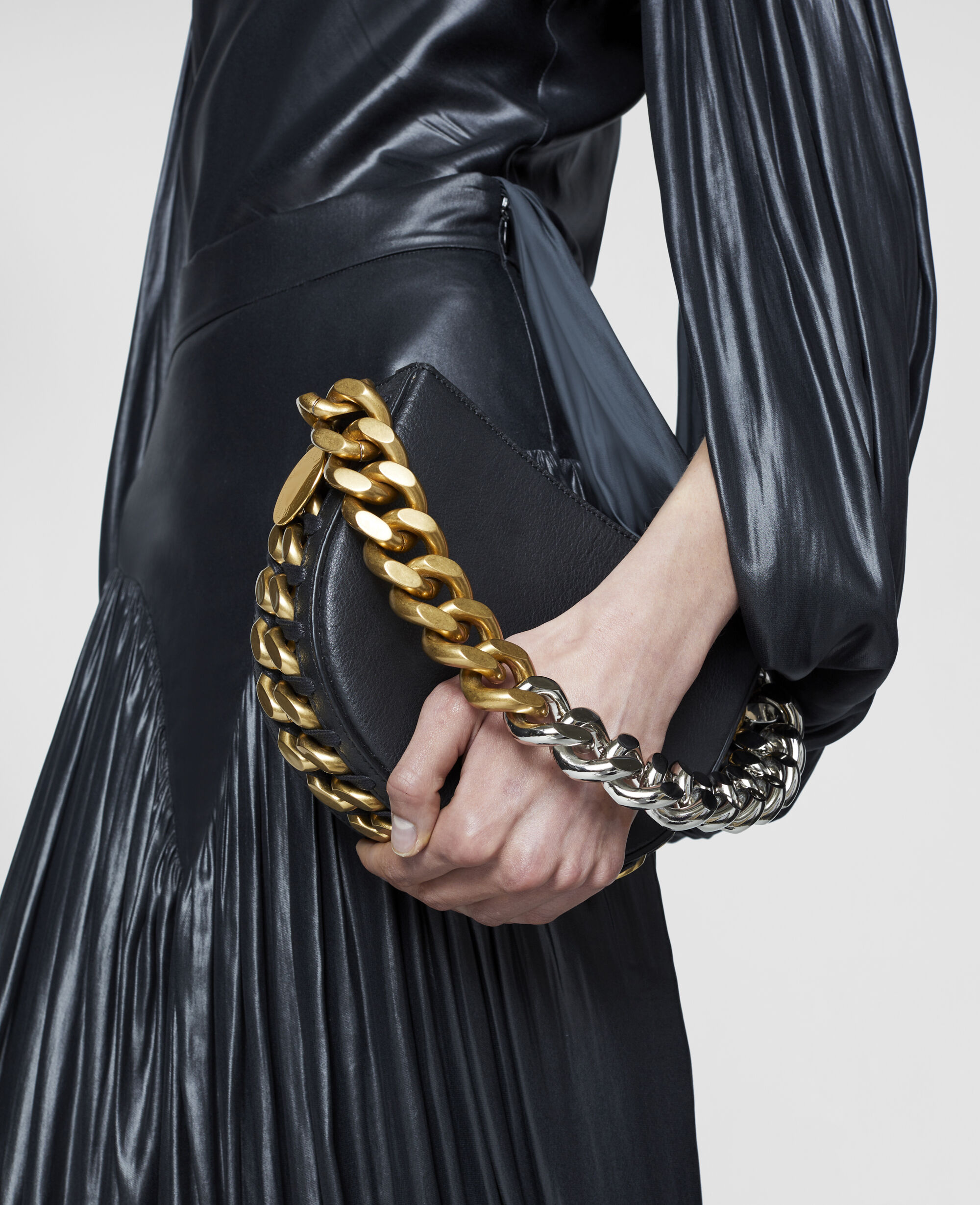 Women Black Frayme Mylo™️ Shoulder Bag | Stella McCartney US