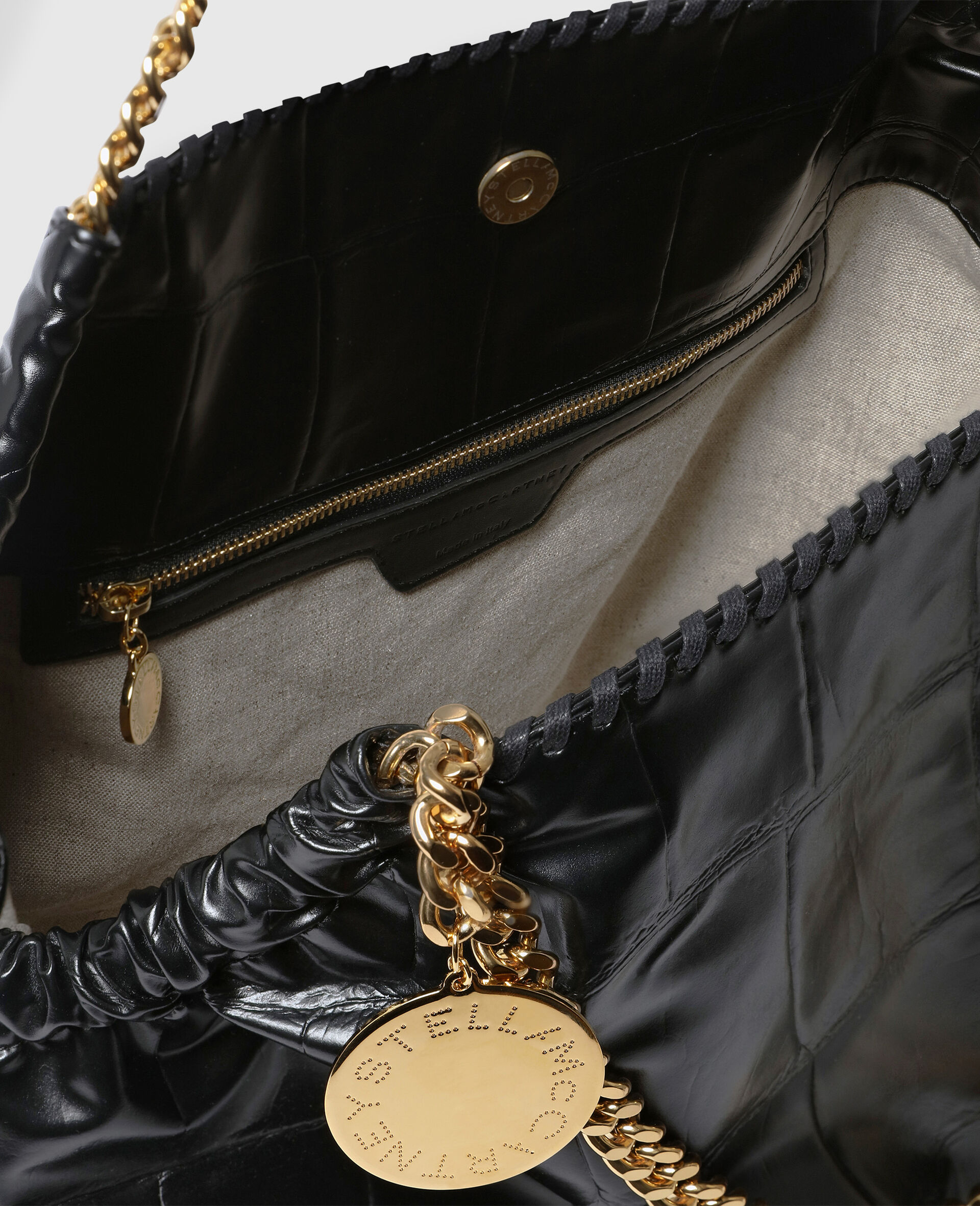 Falabella Kordelzug-Tote Bag mit Krokopr&auml;gung-Schwarz-large image number 4