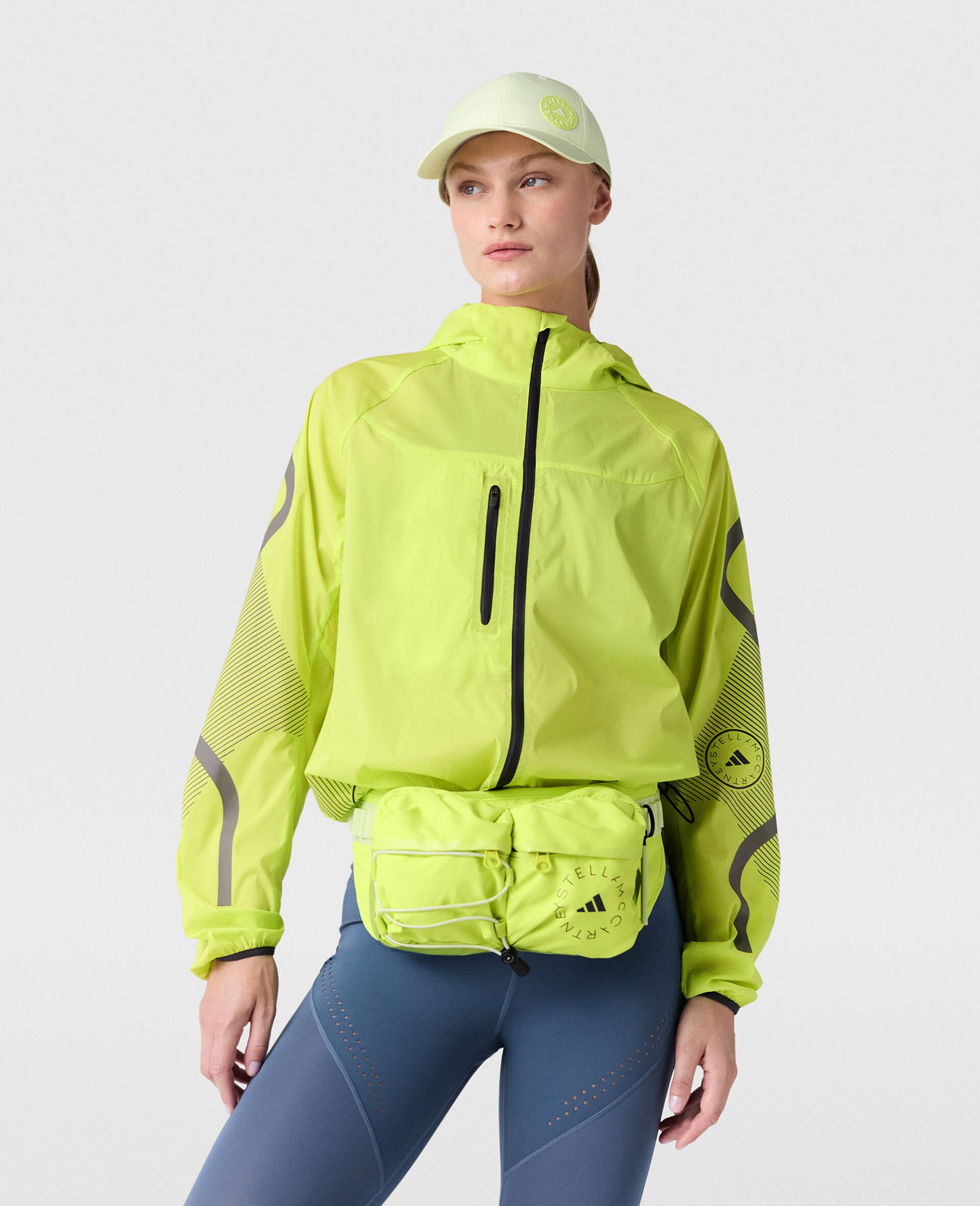 TruePace Running Jacket-Green-model