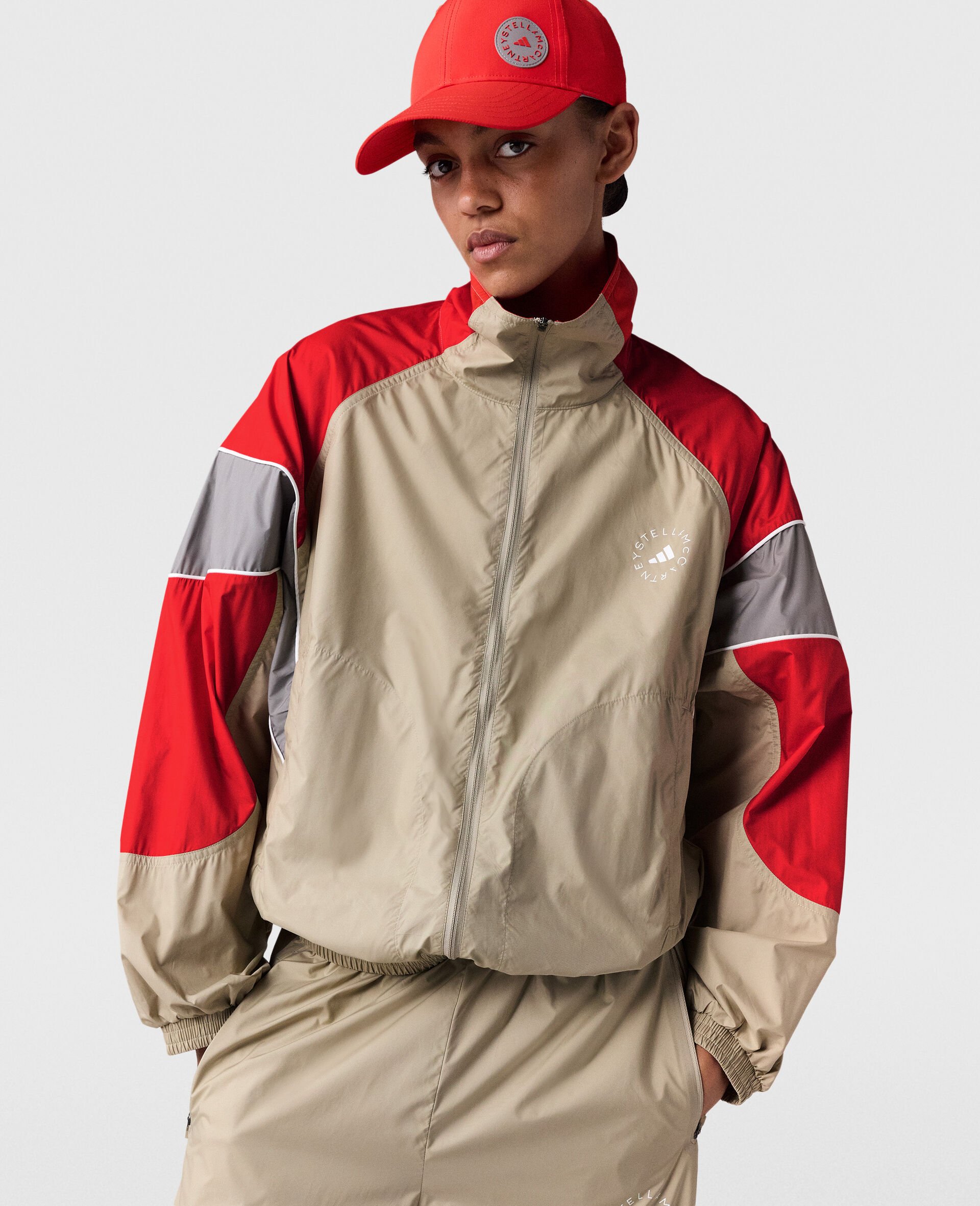 TrueLife Woven Track Jacket -Beige-model