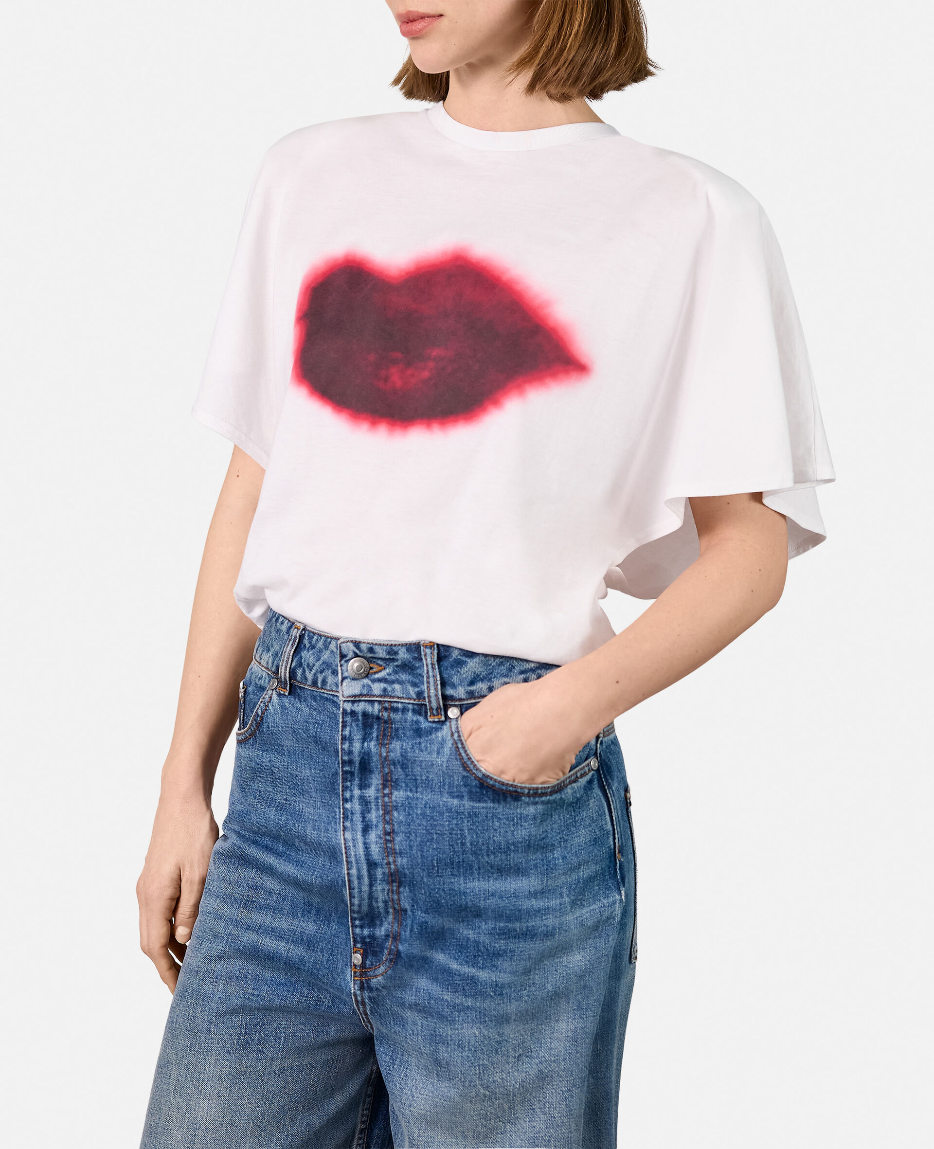 Lips Graphic Shoulder Pad T-Shirt-White-model
