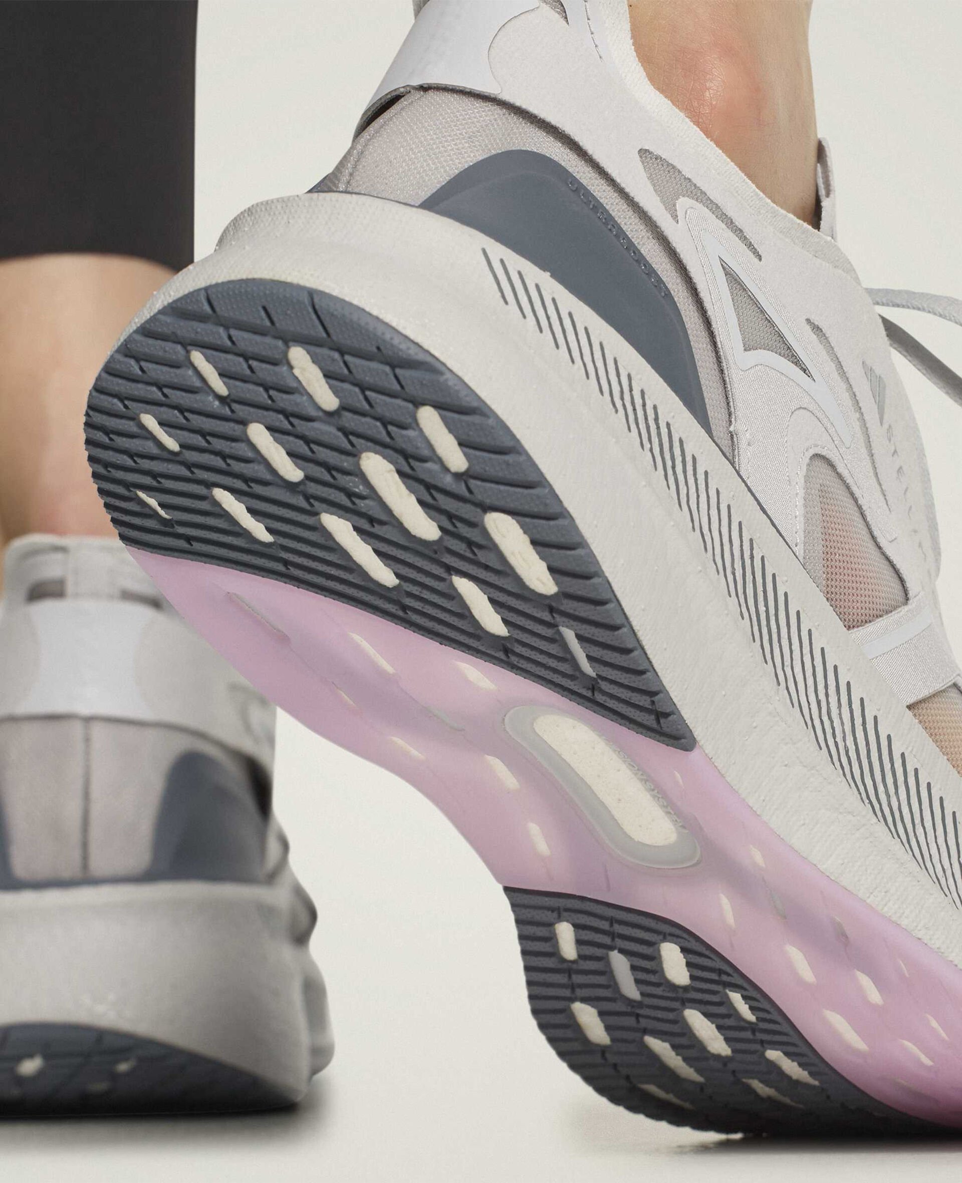 UltraBOOST 5 Running Trainers-Grey-large image number 6