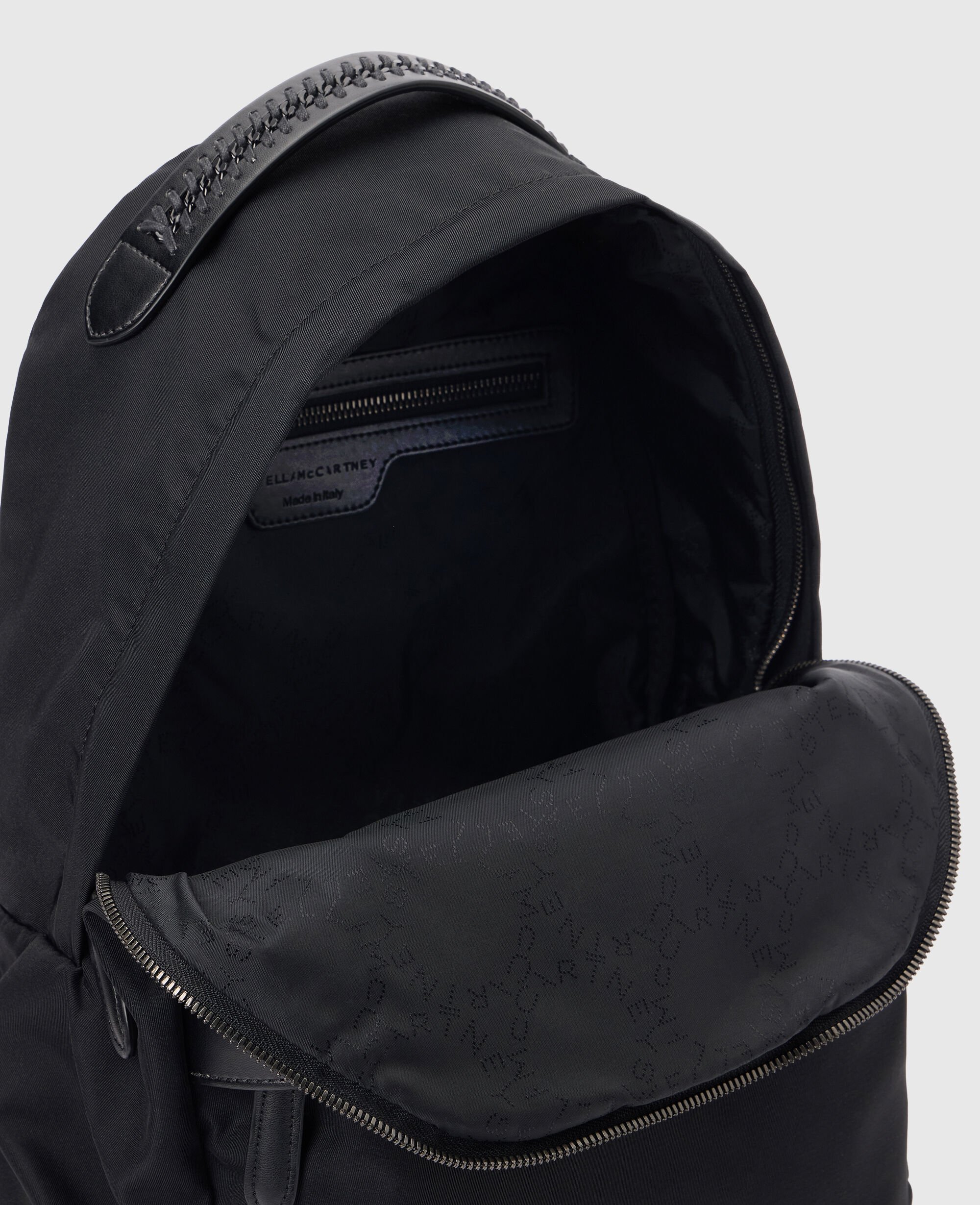 Women ブラック ロゴ ストラップ バックパック | Stella McCartney JP