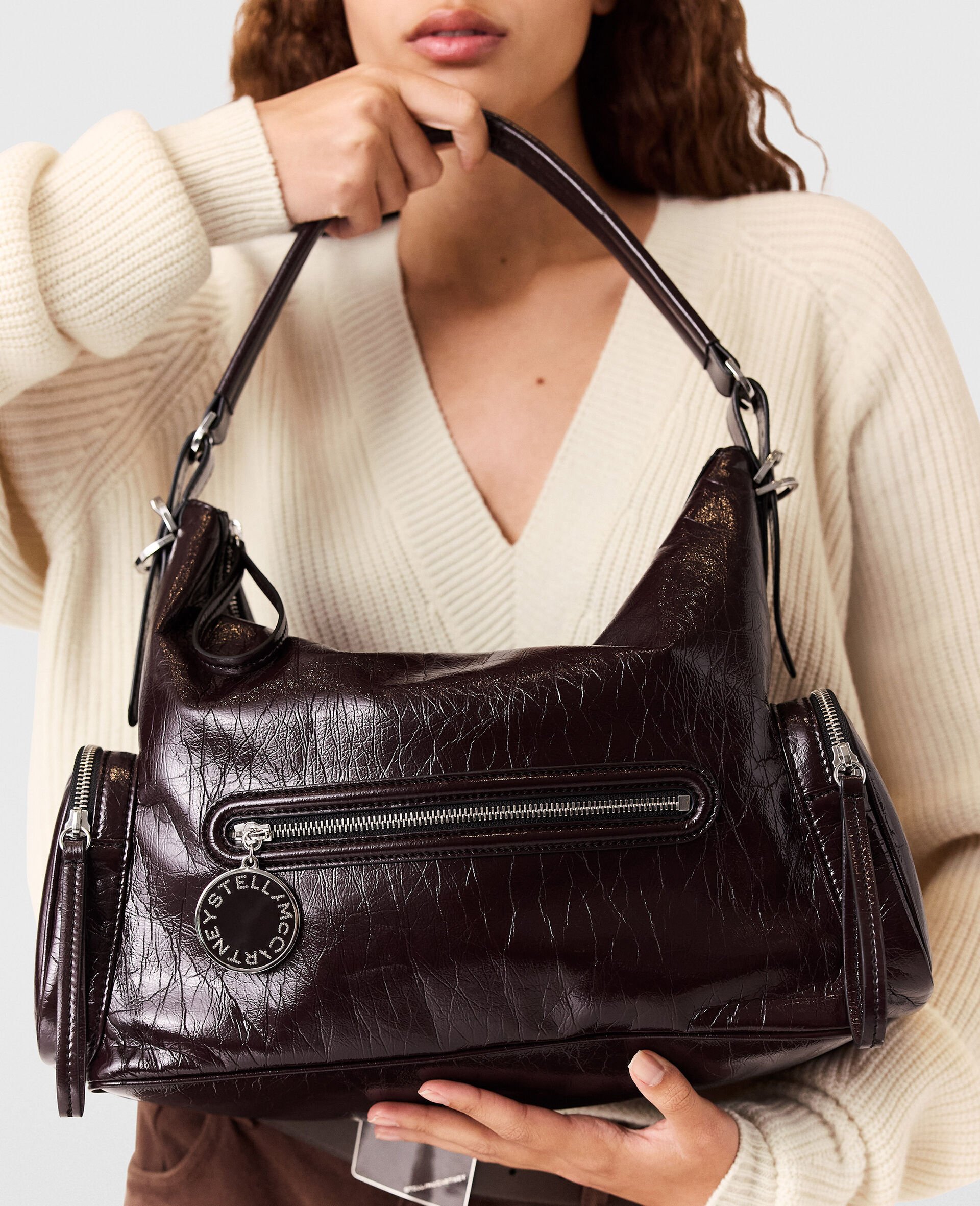 Dartmoor Shoulder Bag-Red-model