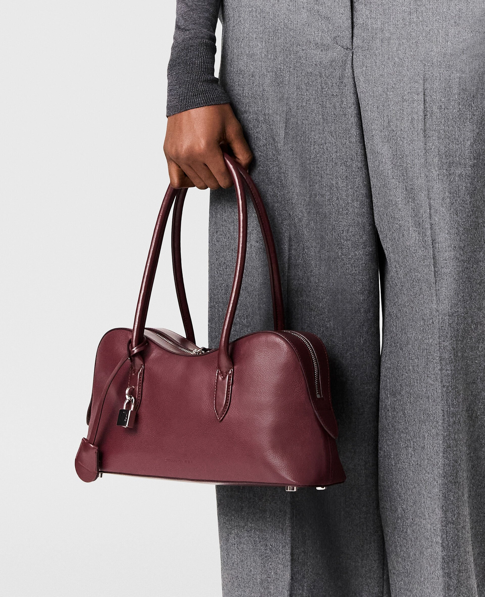 Ryder Shoulder Bag-Red-model