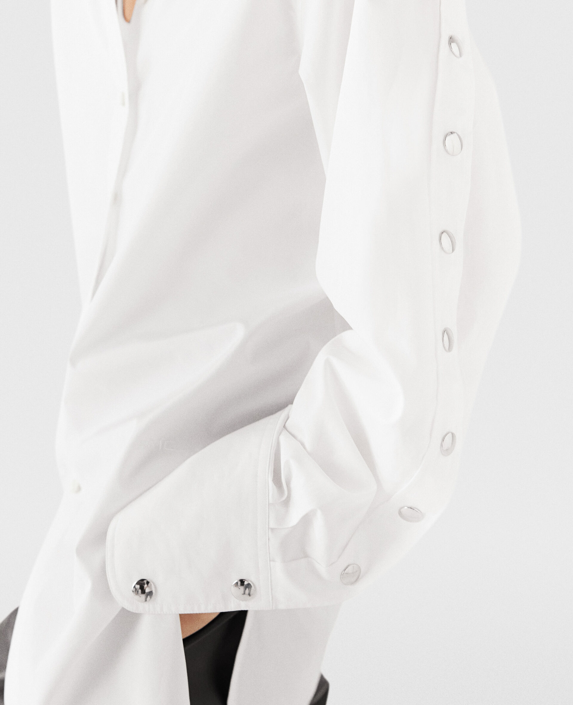 Classic Collar Long-Sleeve Shirt-White-large Classic Collar Long-Sleeve Shirt-White-large image number 3