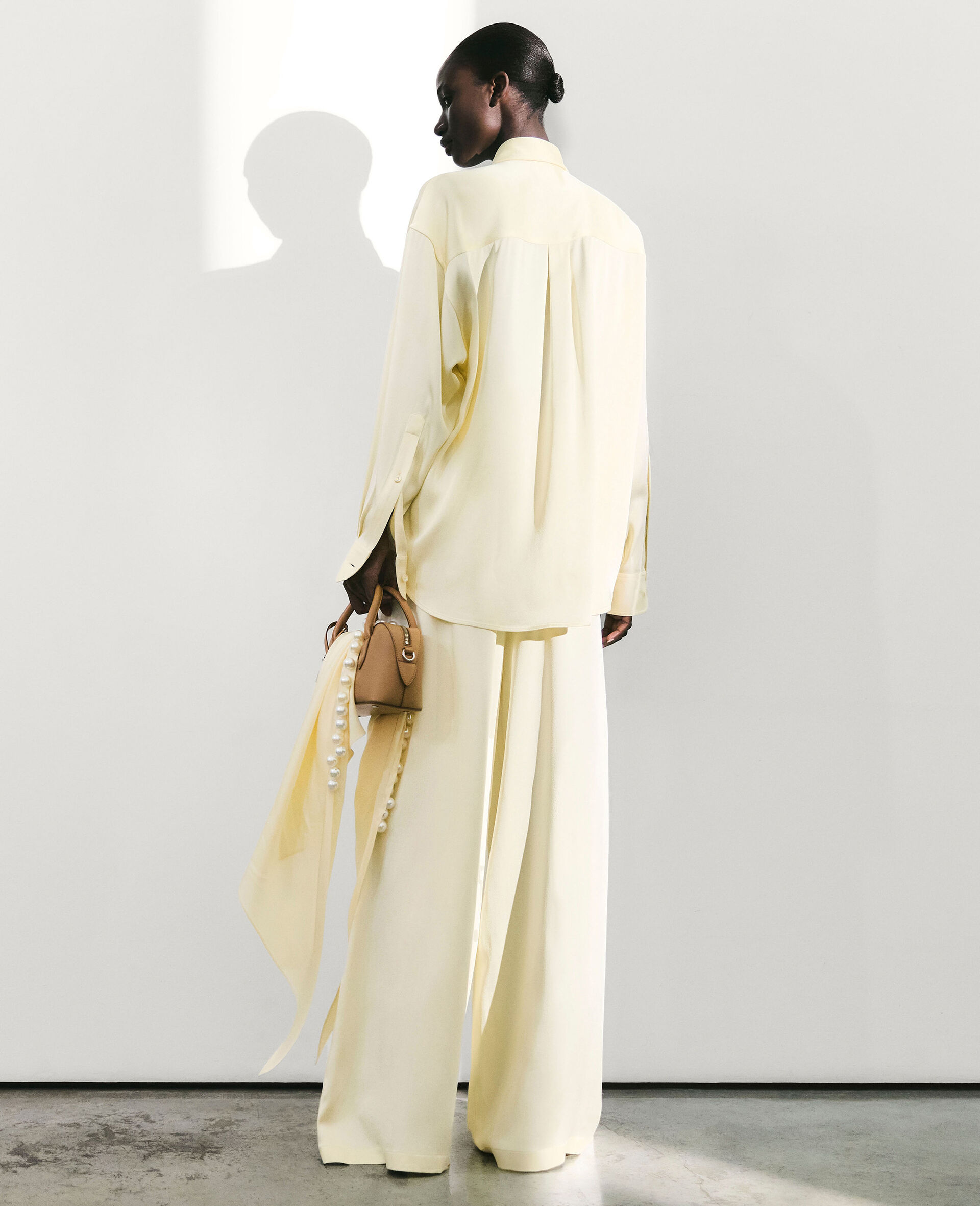 Pantaloni in Raso Oversize con Coulisse-Giallo-large image number 3