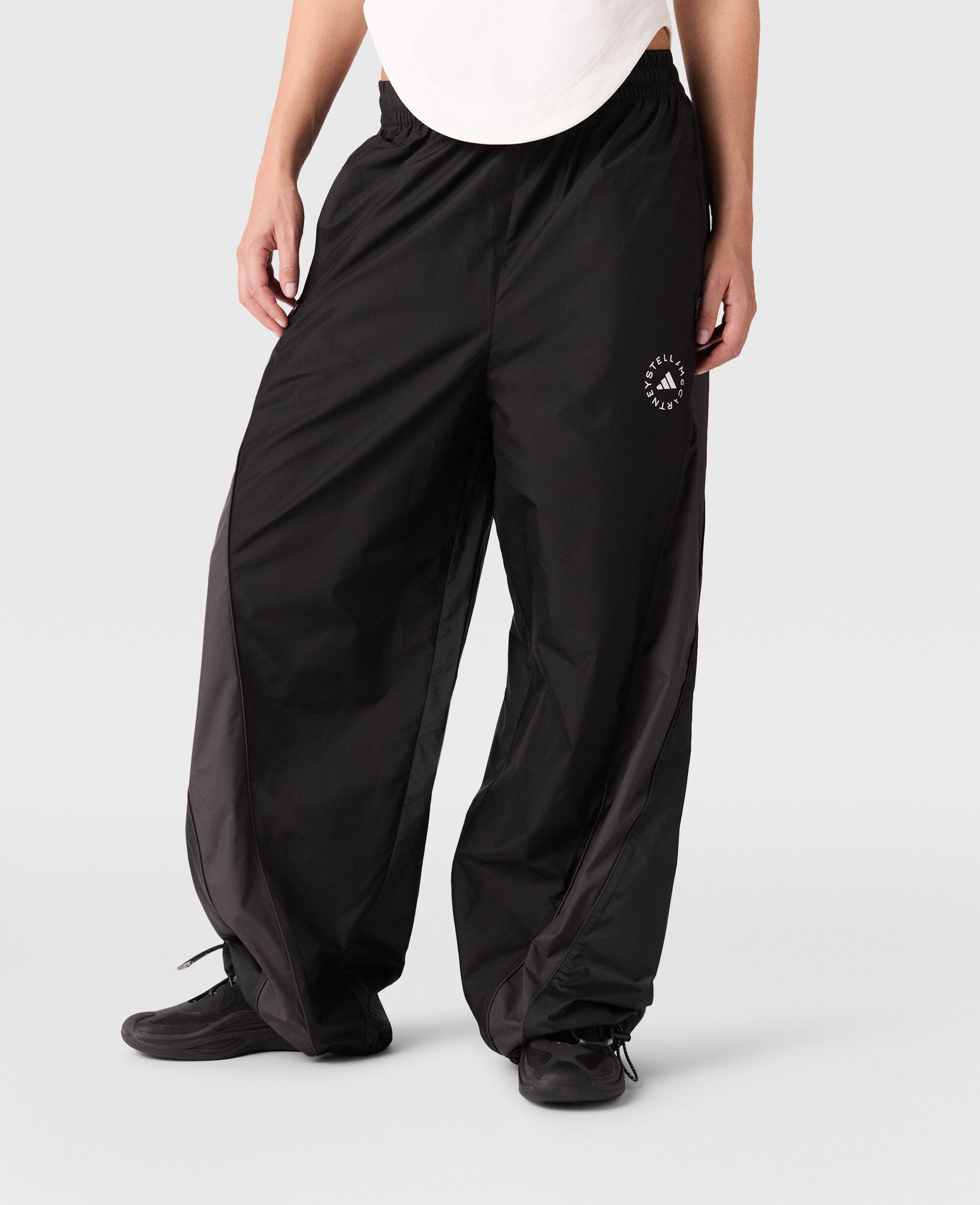 Women Carbon Black TrueLife Woven Trackpants | Stella