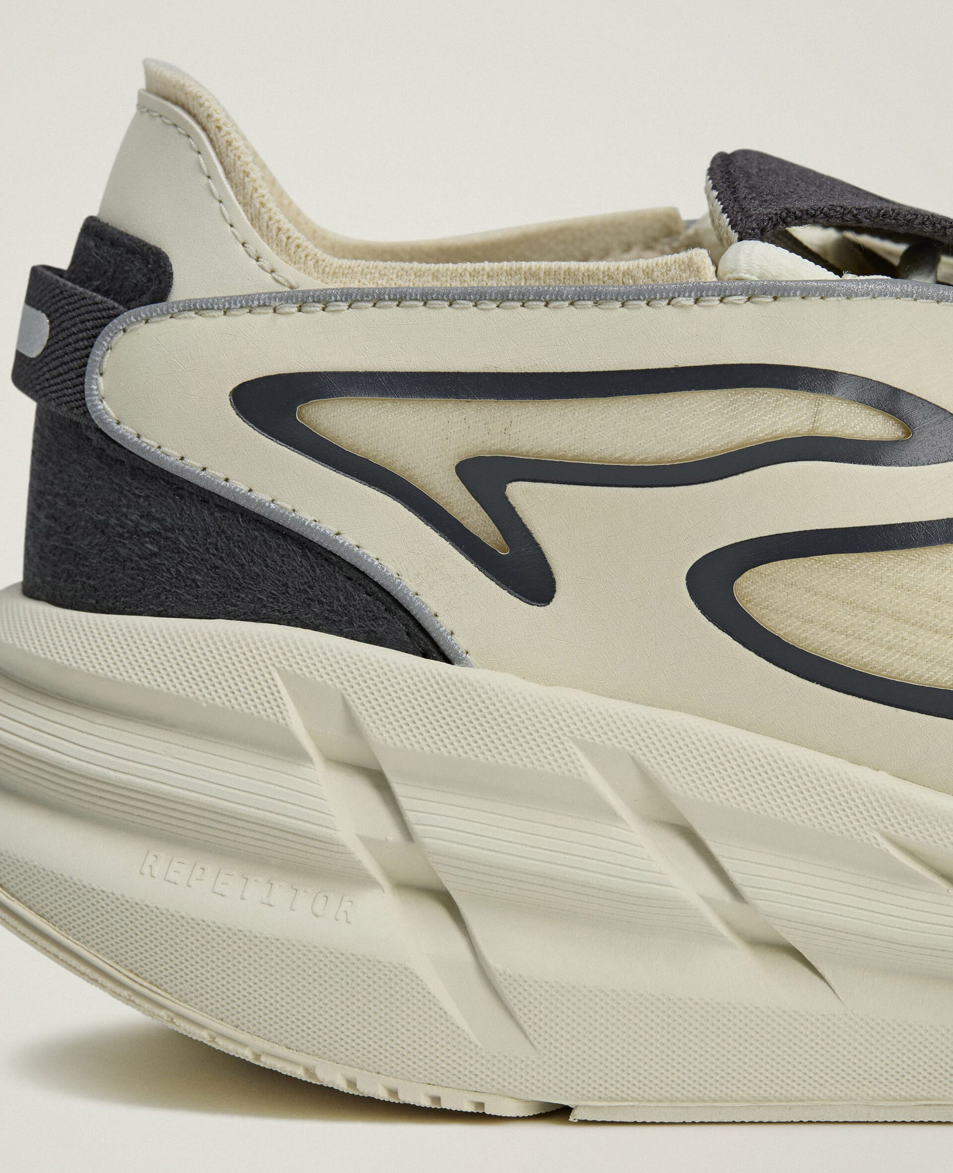 ADISTAR Distance Running Trainers-White-large image number 6