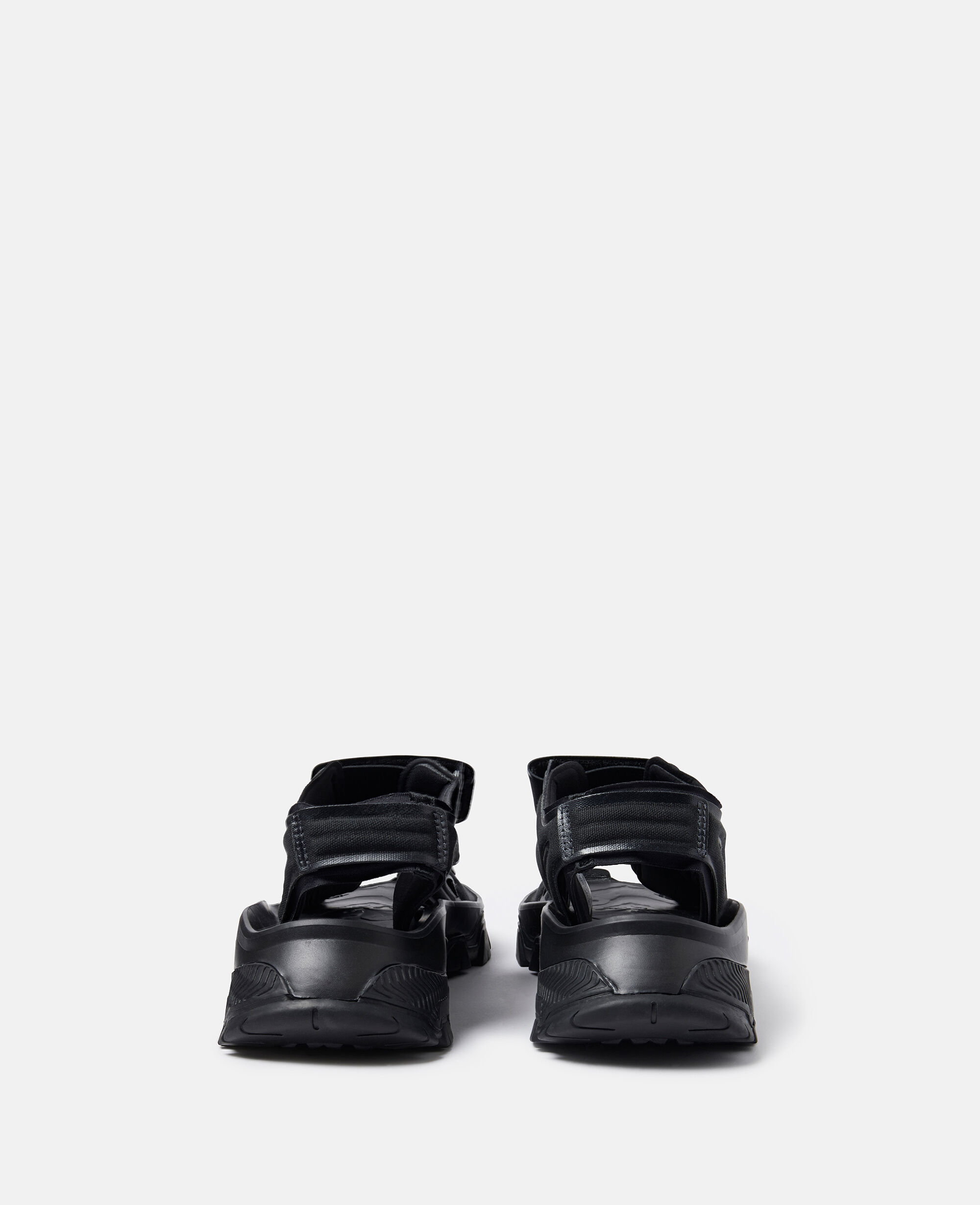 Women コアブラック/コアブラック/ユーティリティブラック HIKA アウトドアサンダル | Stella McCartney JP