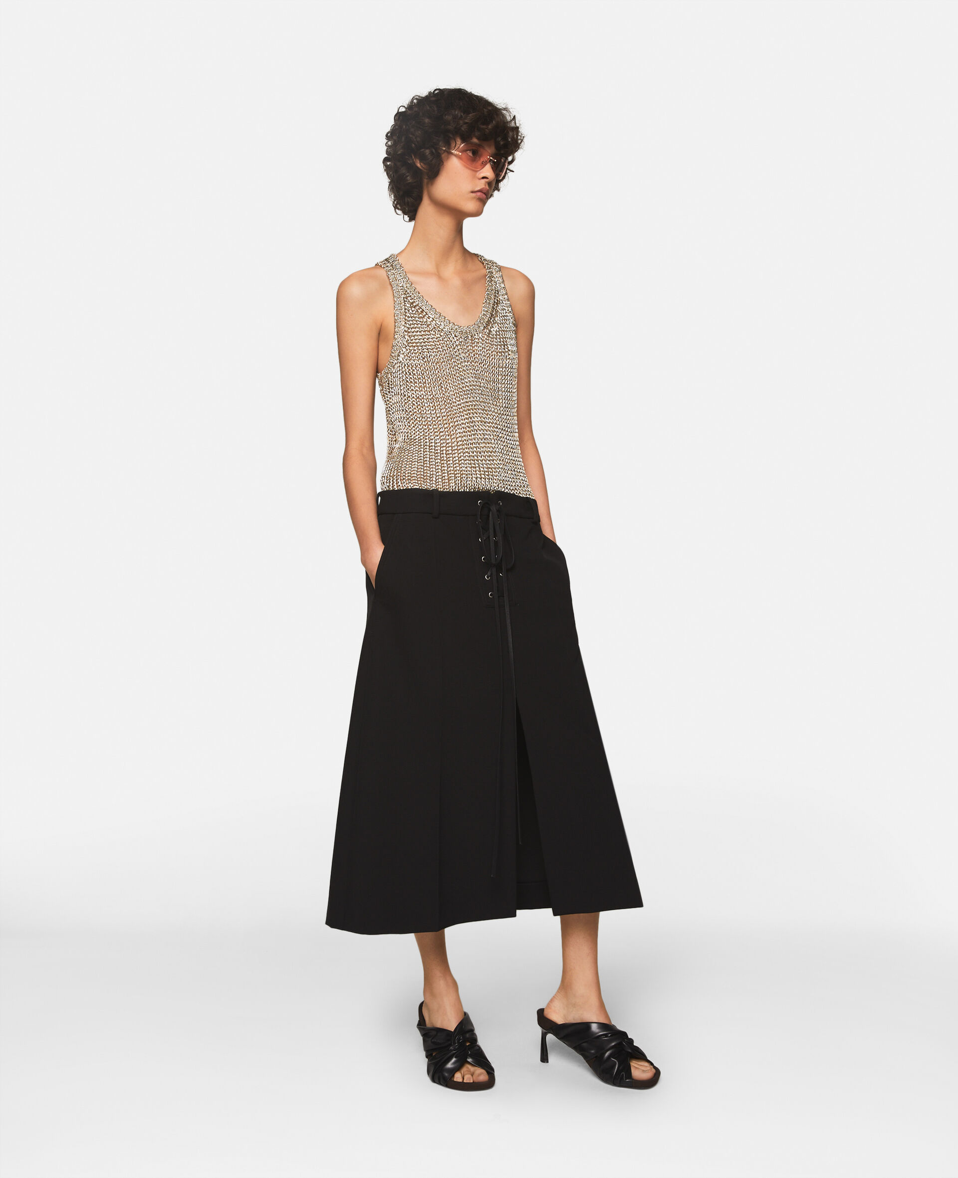 Whipstitch-Closure Wool Skirt-Black-model