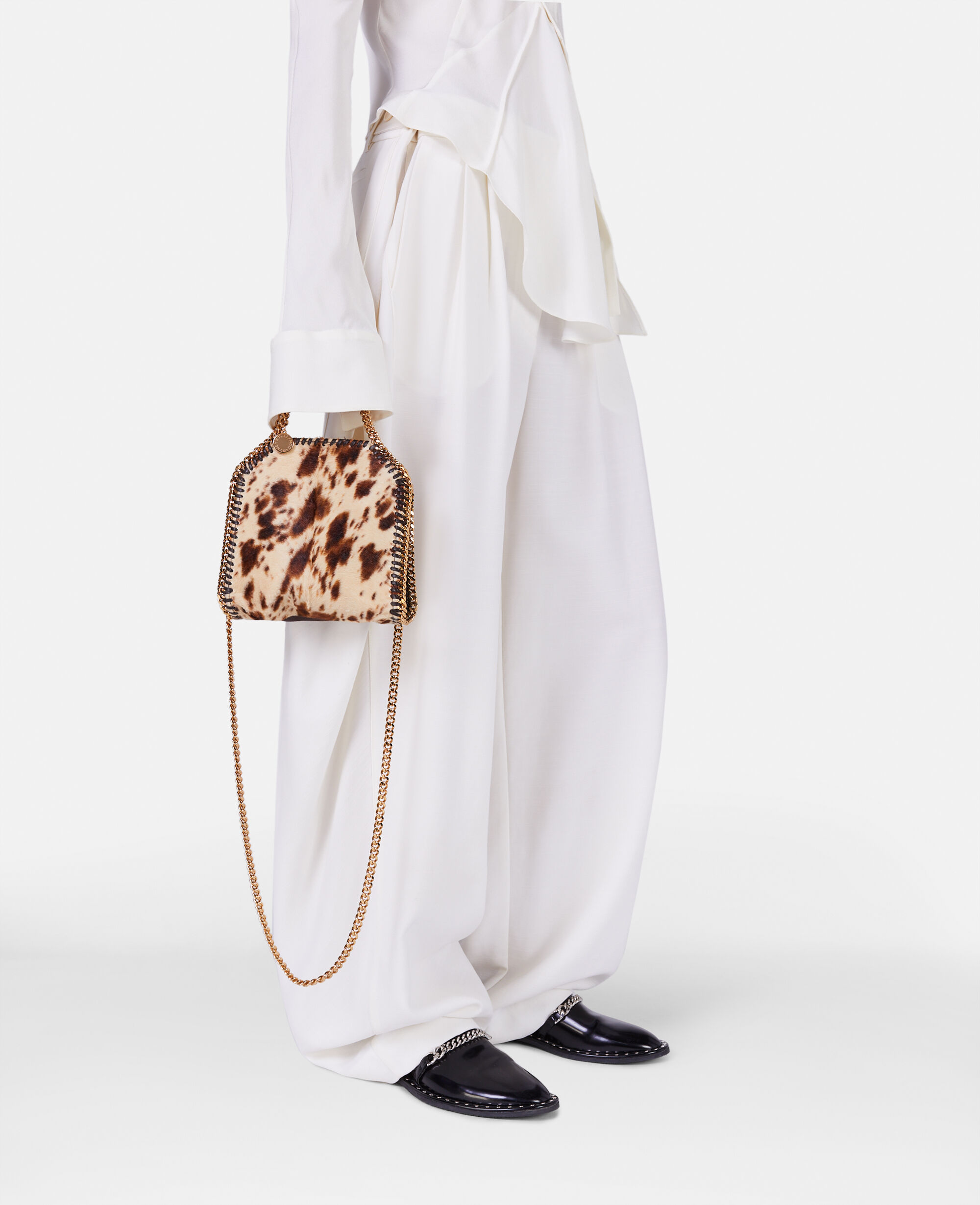 Sac portefeuille à bandoulière en MIRUM® Falabella Noir pour Women | Stella McCartney FR