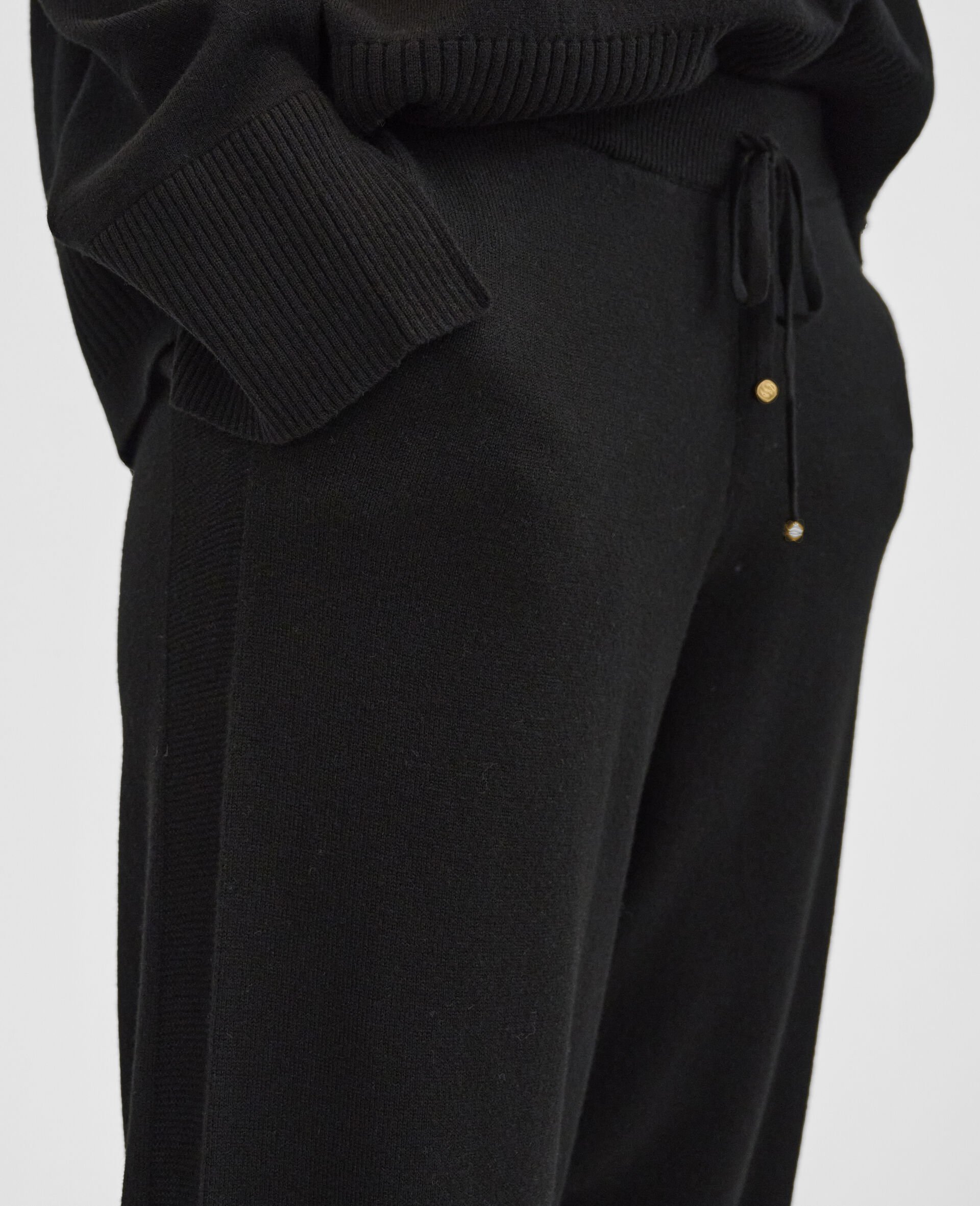 Mid-Rise Tapered Sweatpants-Black-large image number 2