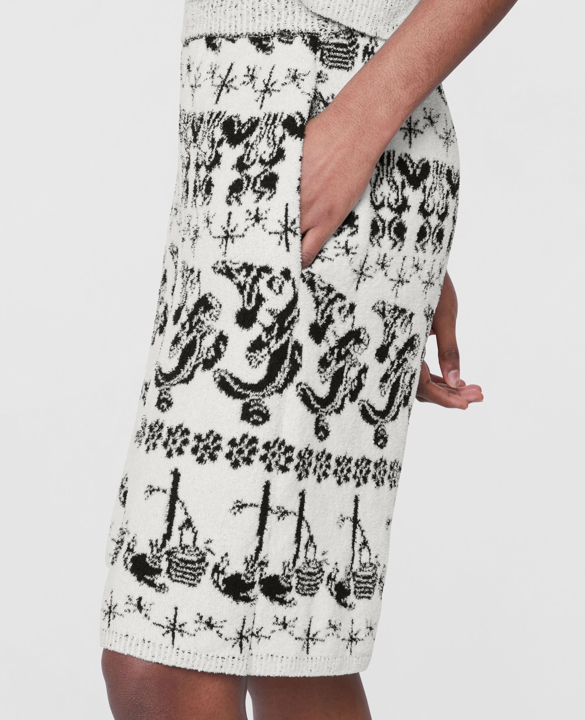 Fantasia Fair Isle Jacquard Knit Shorts-White-large image number 3