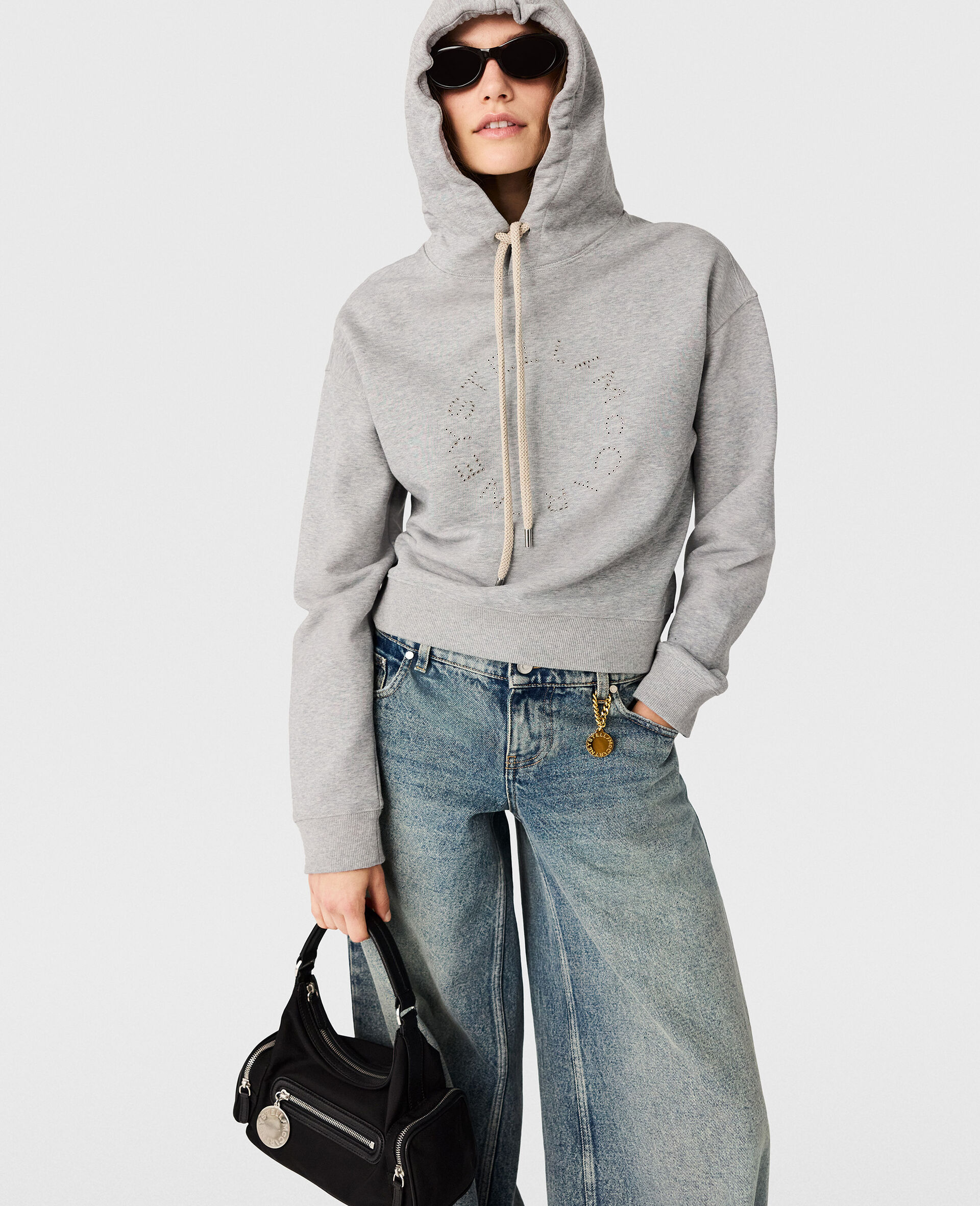 Sweat &agrave; capuche court avec broderie logo-Gris-medium