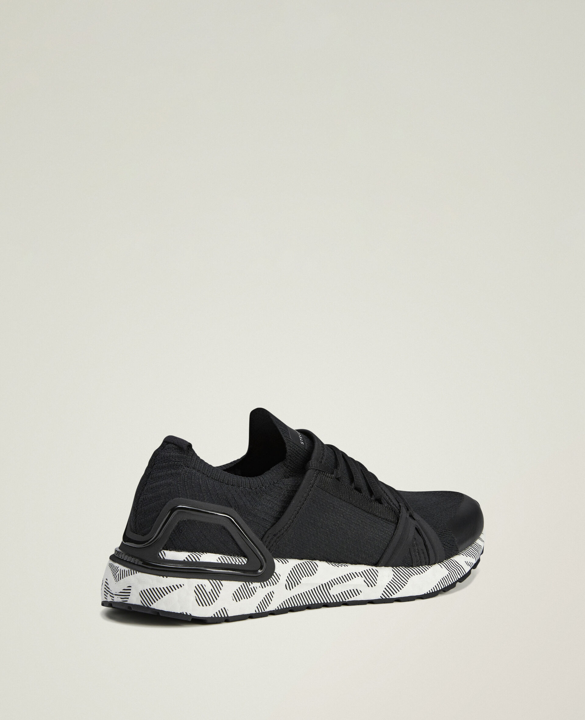 UltraBOOST DNA Running Trainers-Black-large image number 3