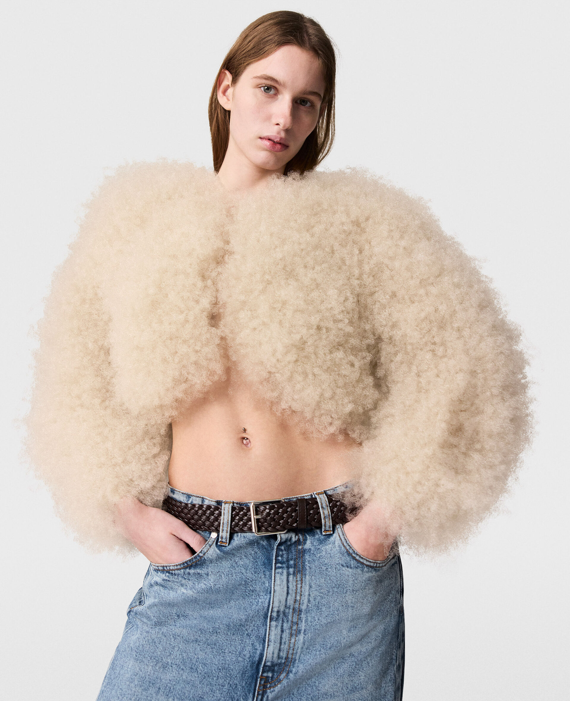 Flauschige Peekaboo Strickjacke mit langen Ärmeln -Beige-model