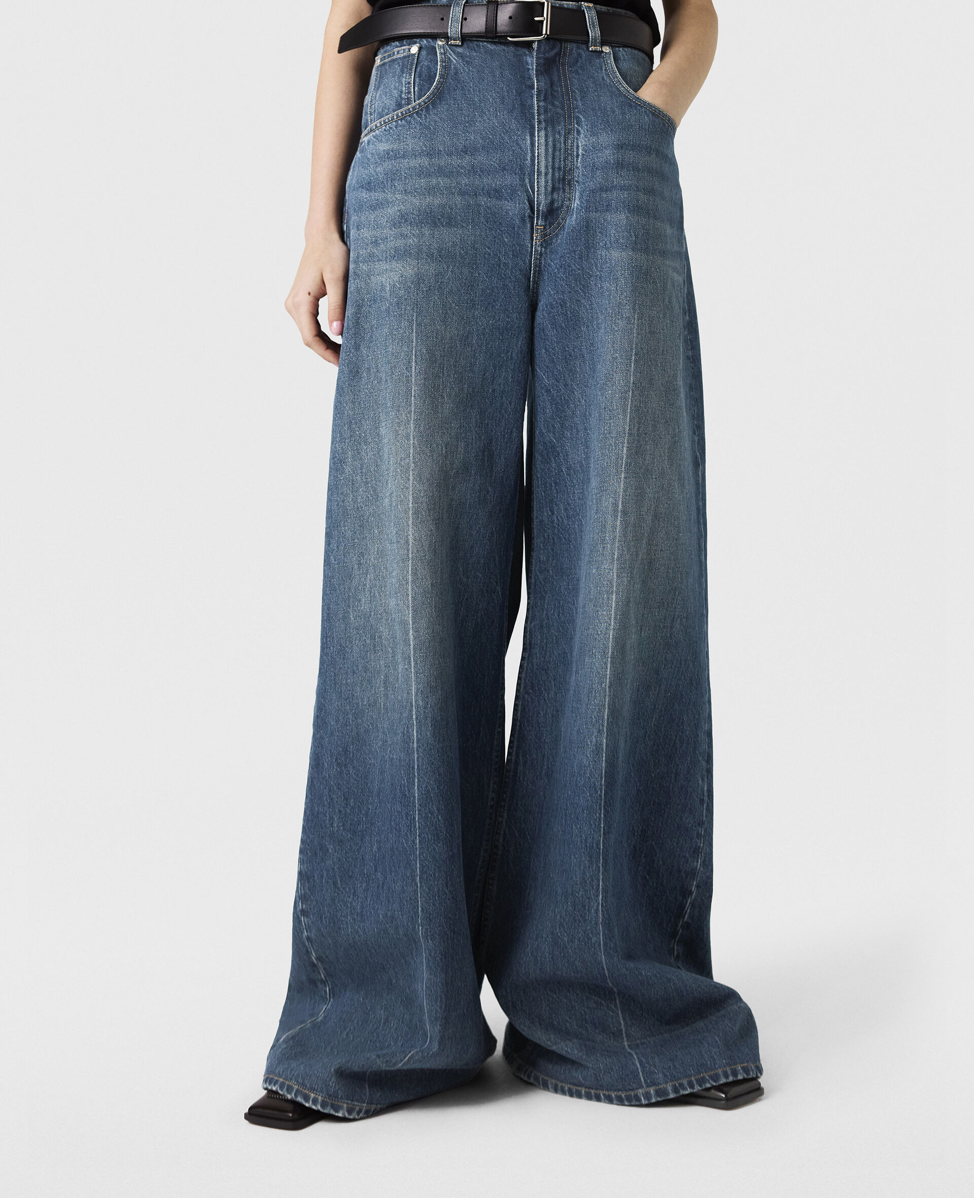 Jean a jambe droite et taille haute en denim-Bleu-large image number 4