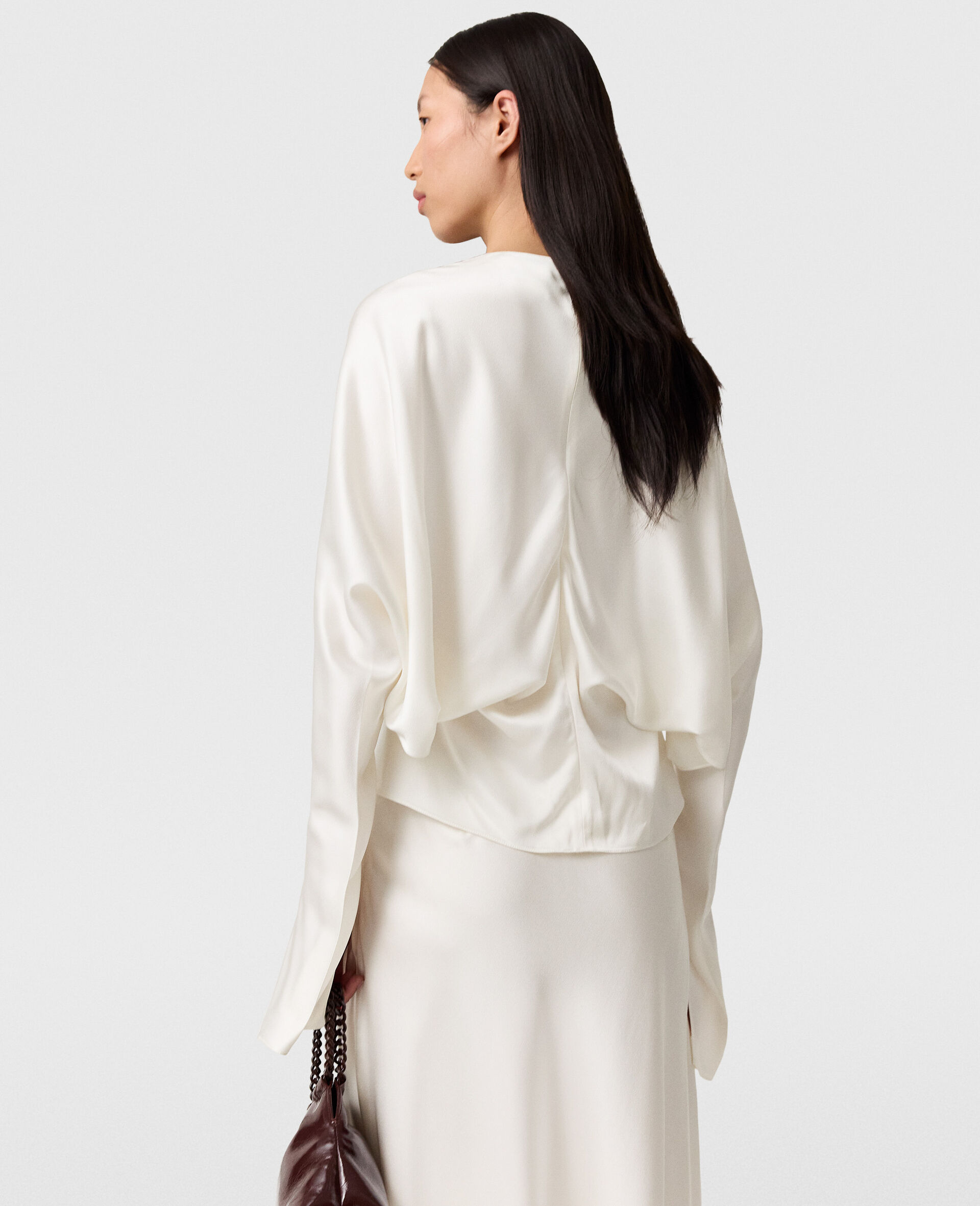 Haut en satin a manches cape et decoupes-Cream-large image number 4