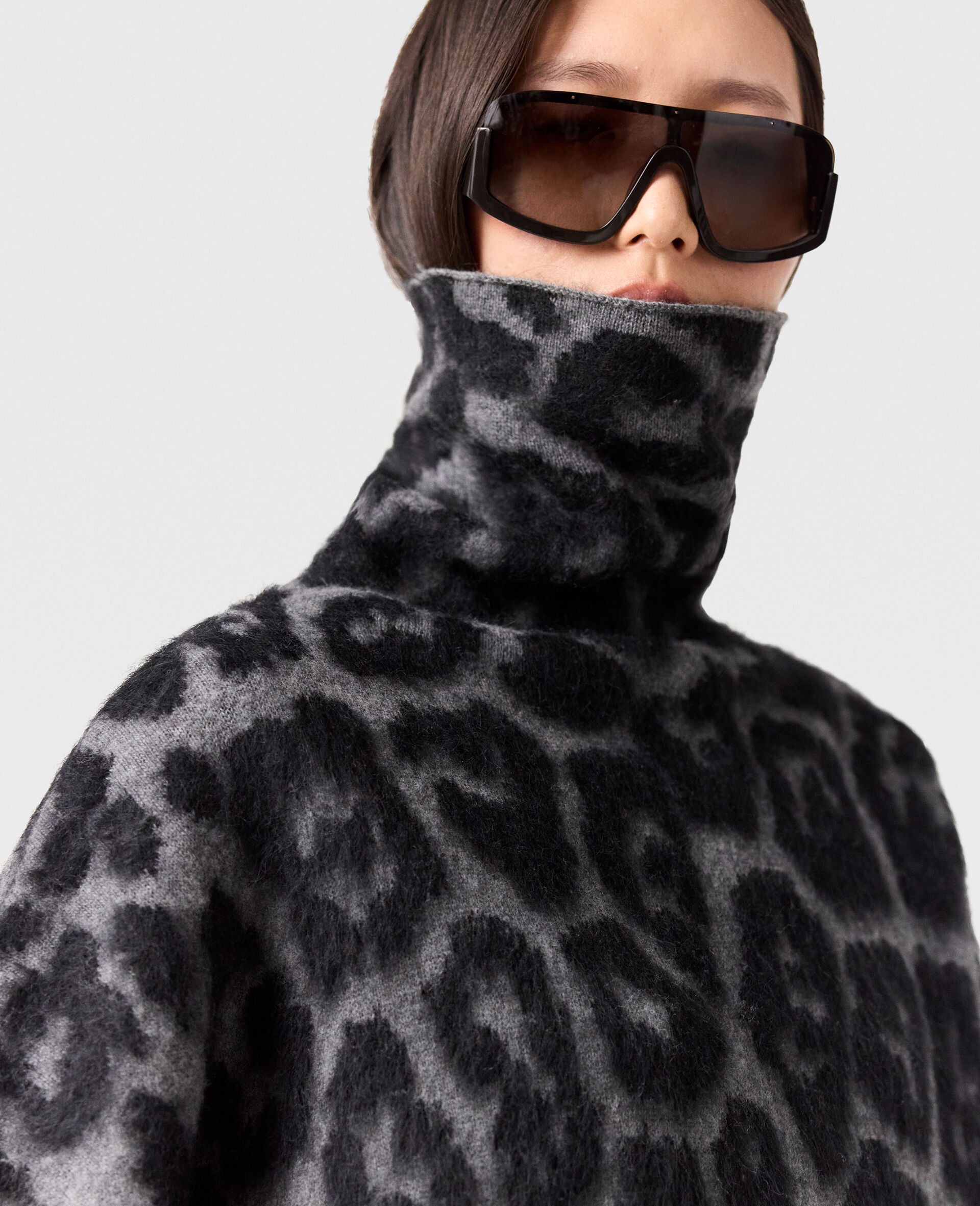 Leopard Jacquard Turtleneck Jumper-Black-large image number 3