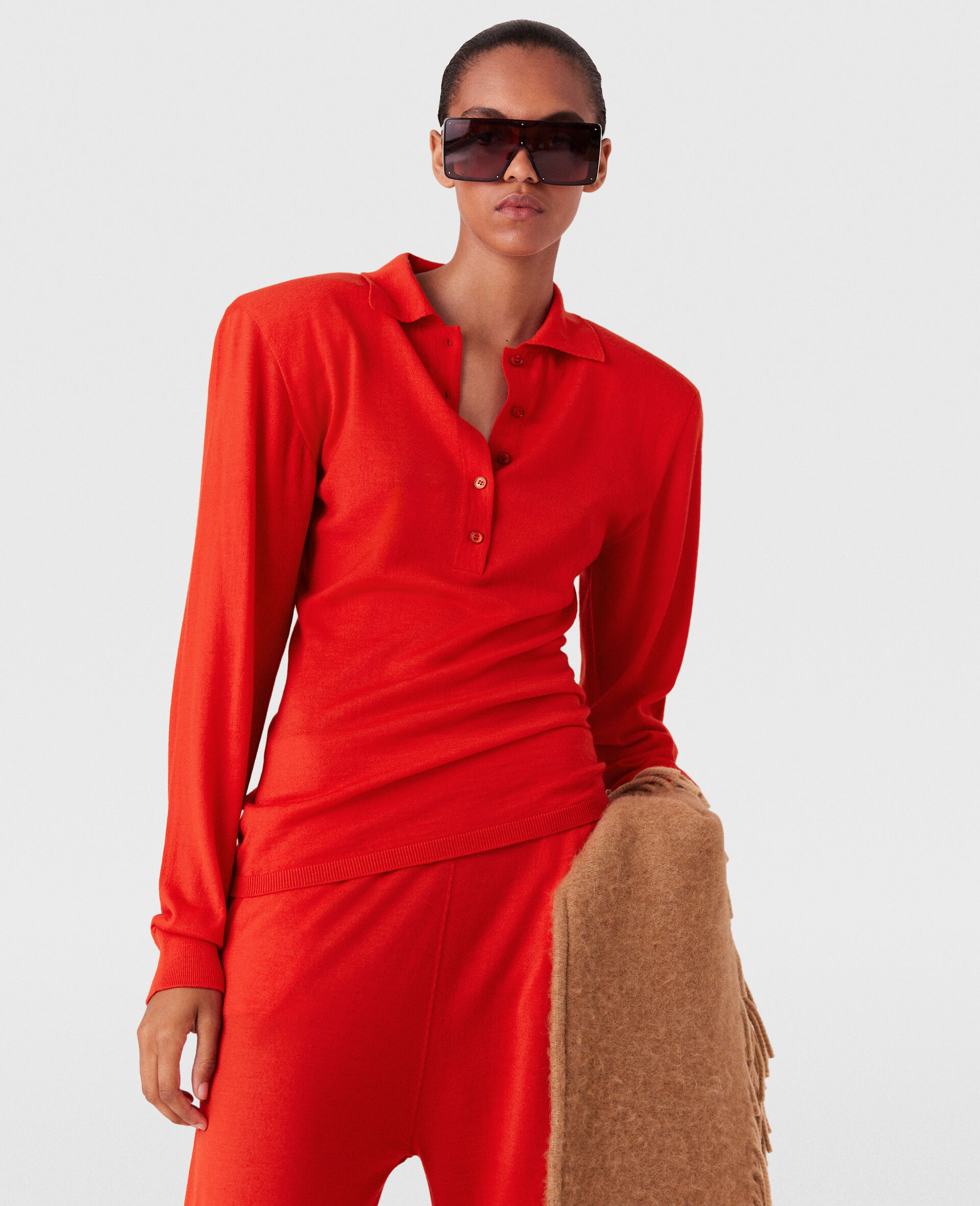 Strong Shoulder Polo Shirt-Red-model