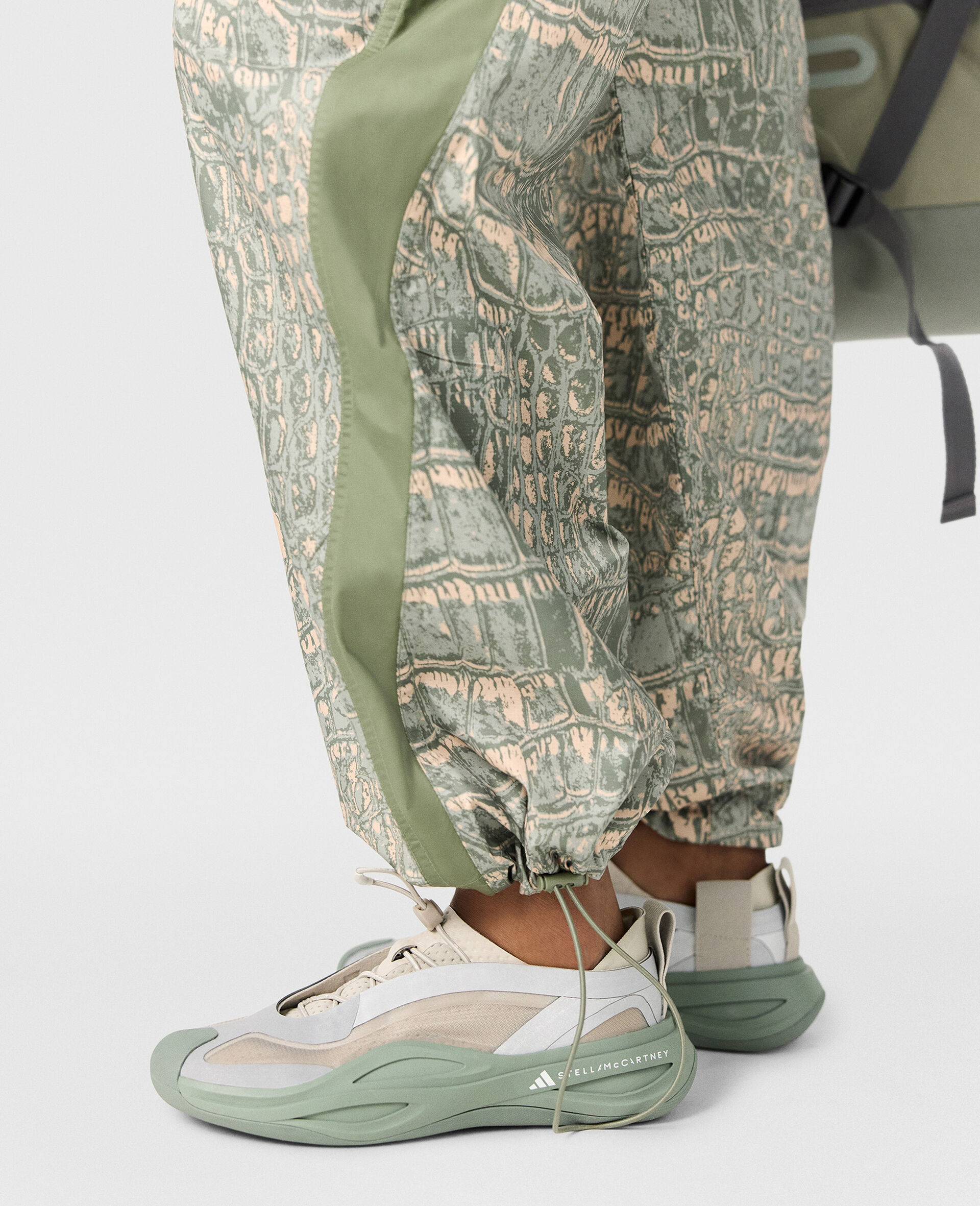 Logo Woven Graphic Print Trackpants-Beige-large image number 5