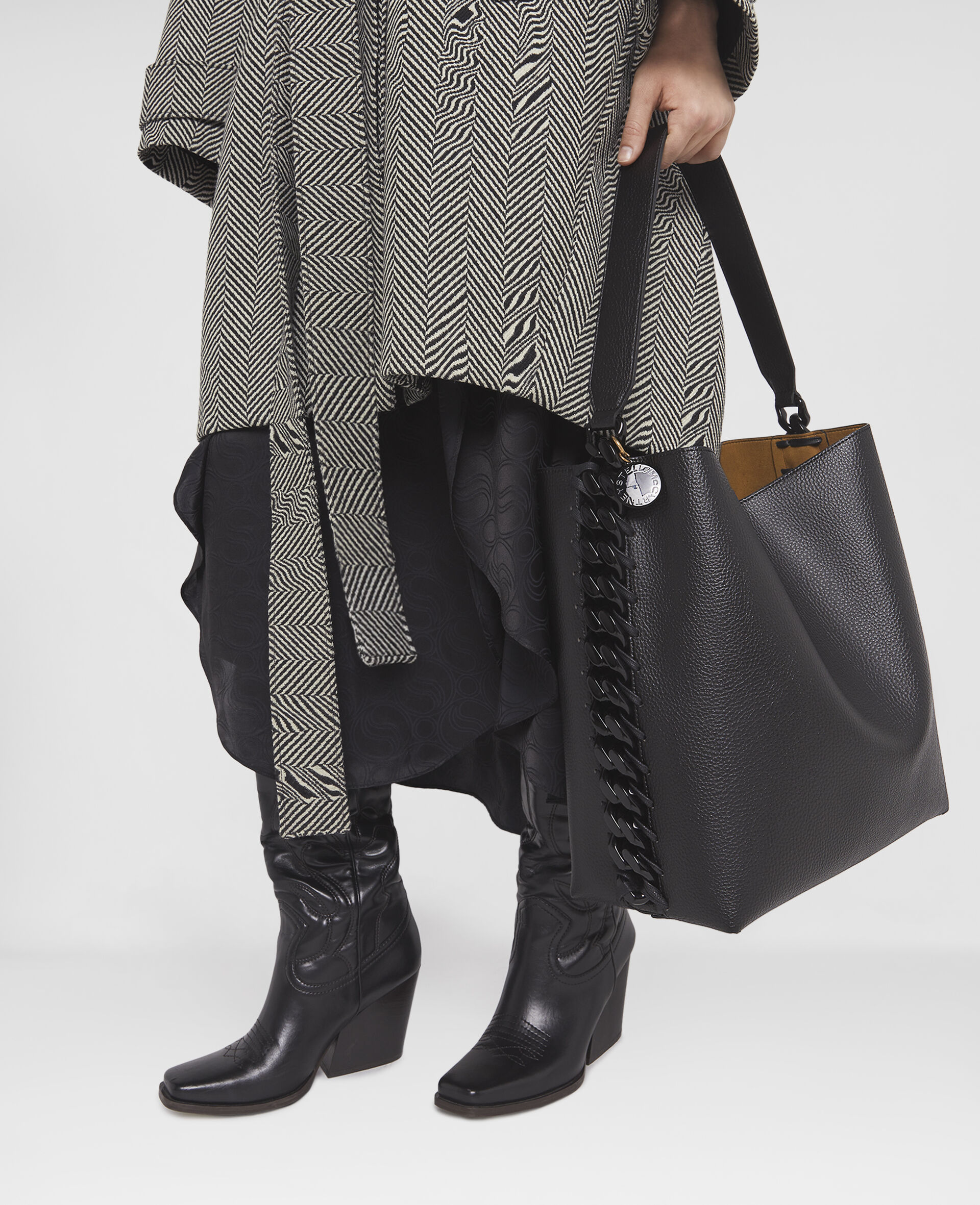 Frayme Grainy Alter Mat Tote Bag-White-large image number 1