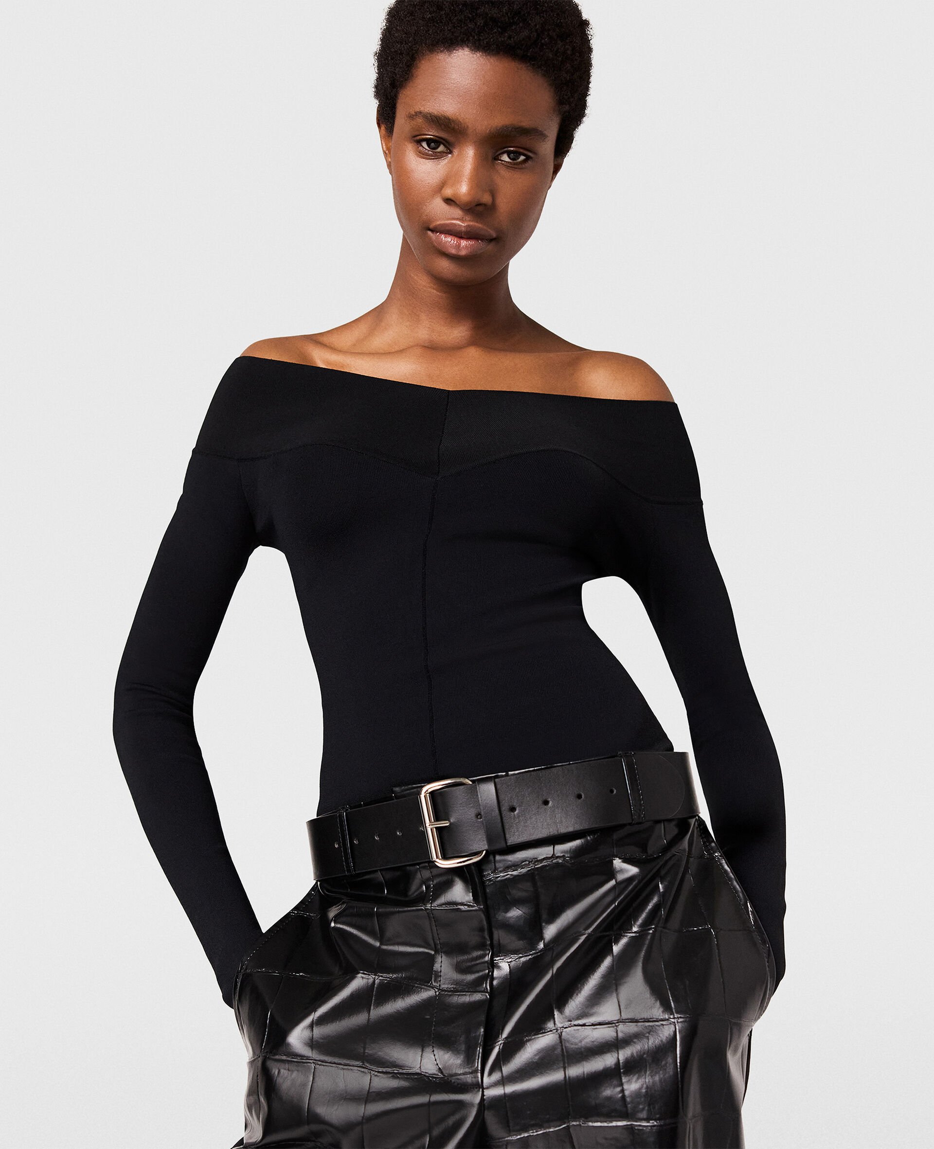 Straight-Neck Long-Sleeve Top-Black-model