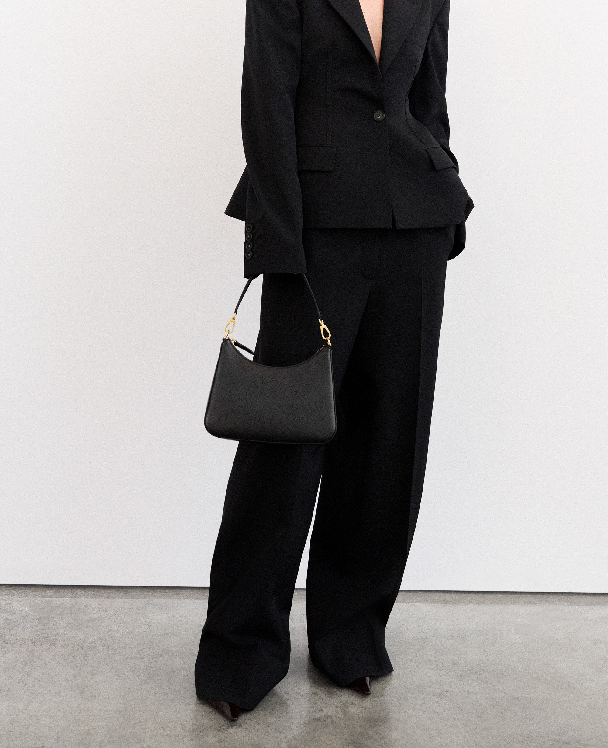 Women Black Logo Crossbody Shoulder Bag | Stella McCartney US