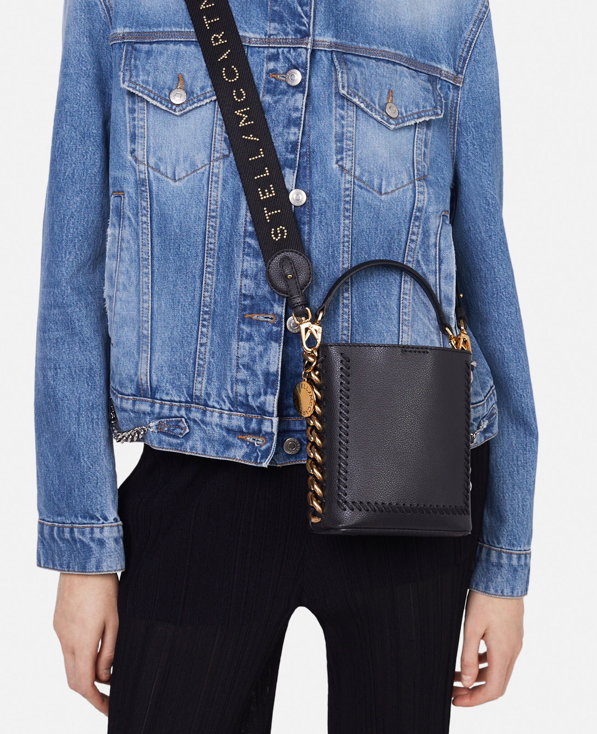 Petit sac seau carré en MIRUM® Frayme-Noir-large image number 1