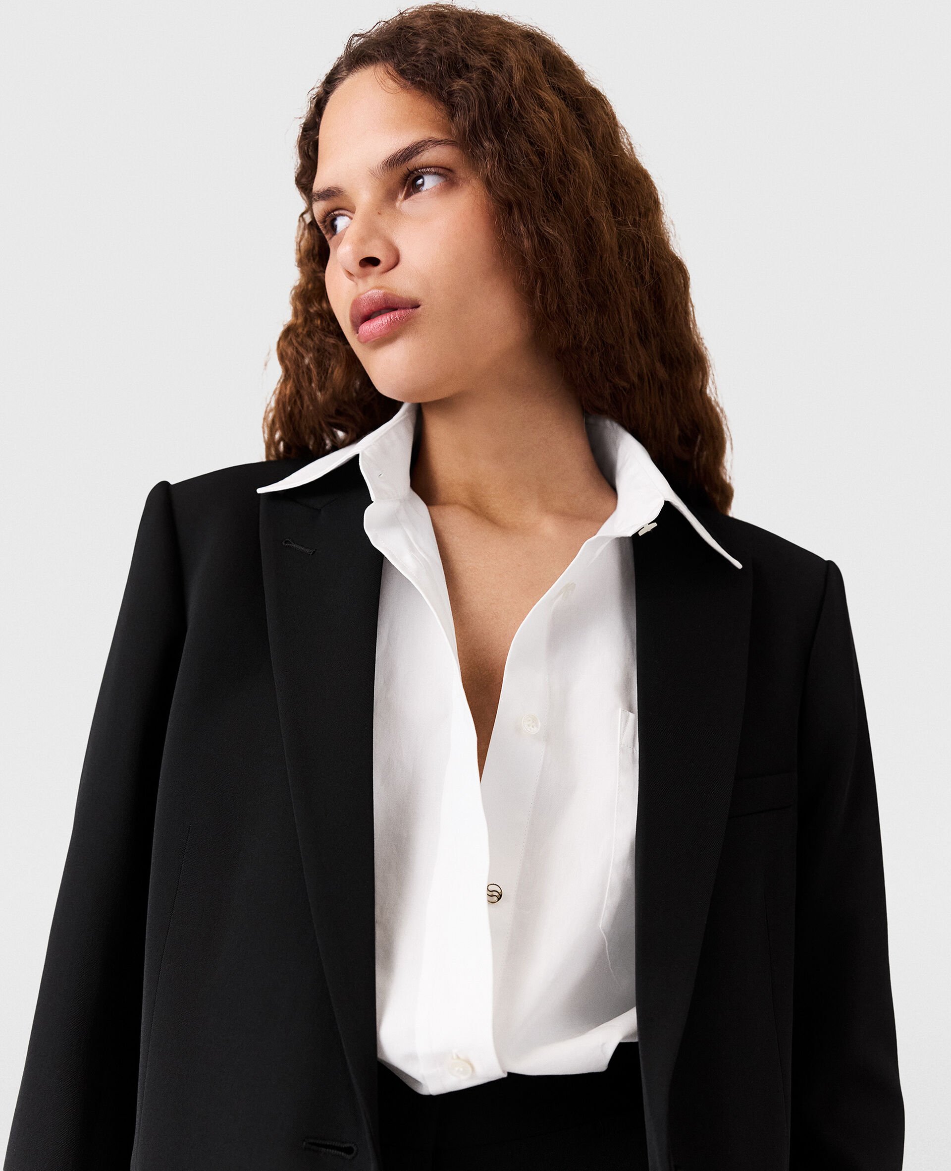 Regenerative Cotton Boyfriend Shirt-White-model