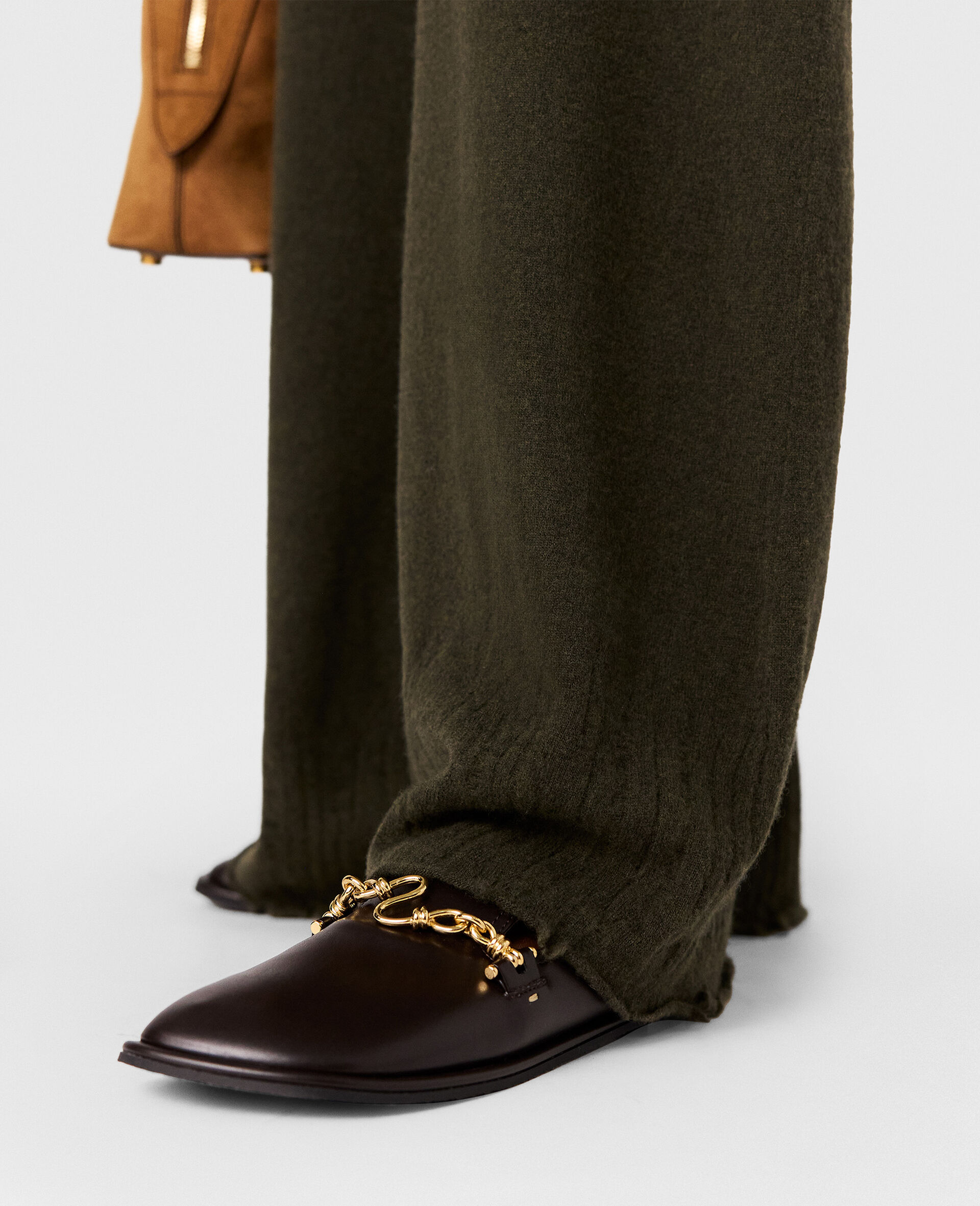 Ryder Collapsable Loafers-Brown-model