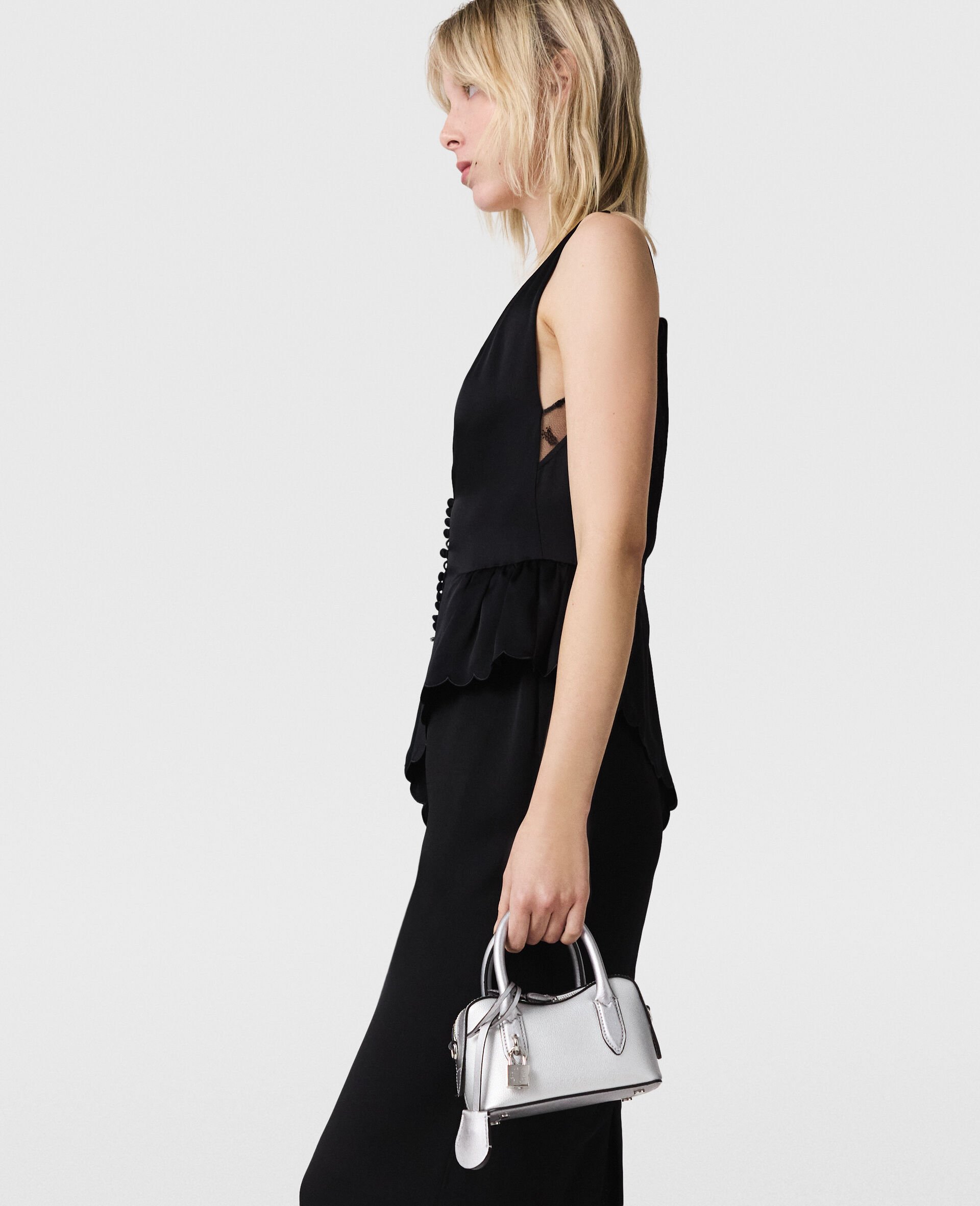 Robe midi avec col en v profond et empiecement a basque-Noir-medium Robe midi avec col en v profond et empiecement a basque-Noir-medium