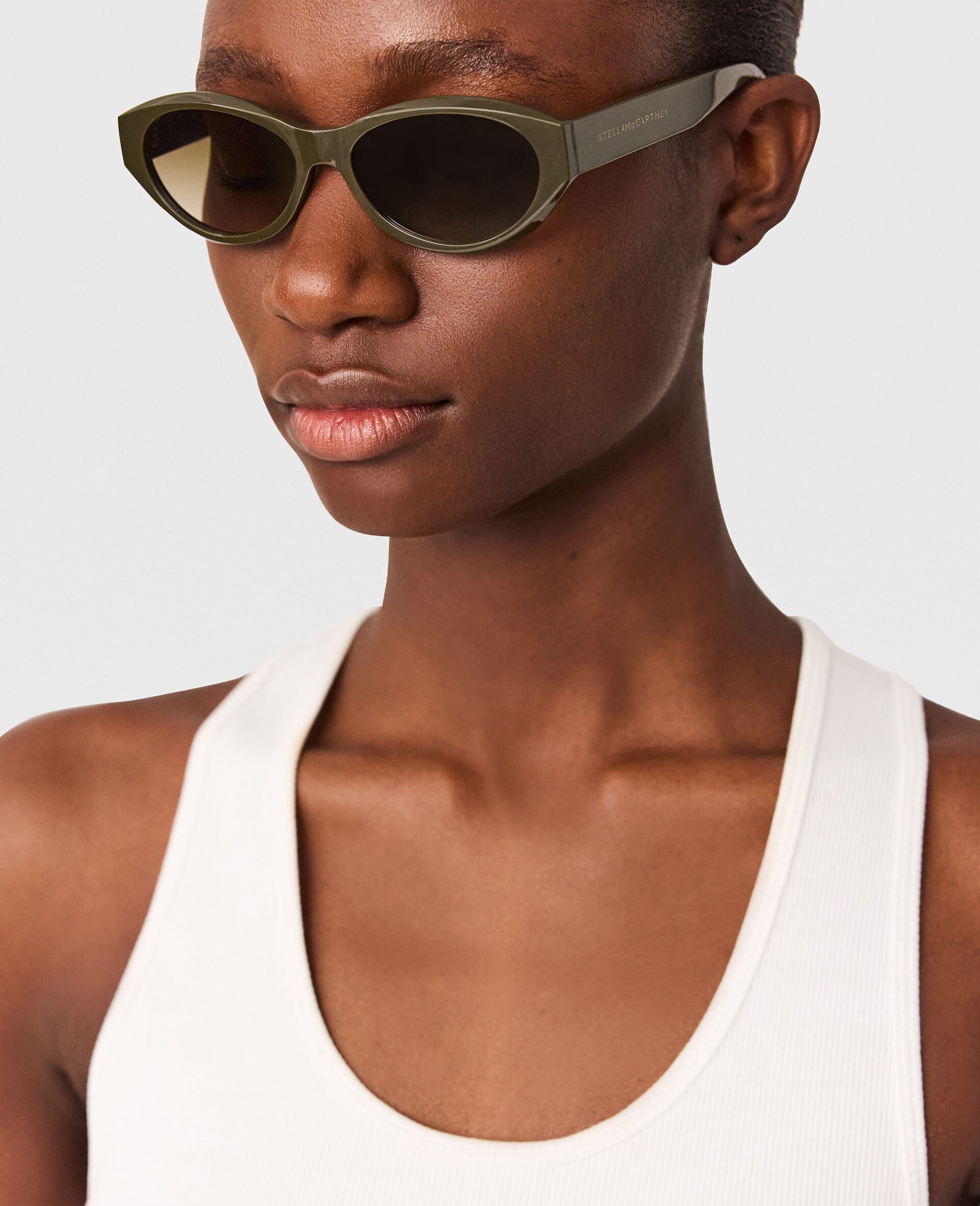 Lunettes de soleil ovales avec logo-Vert-medium