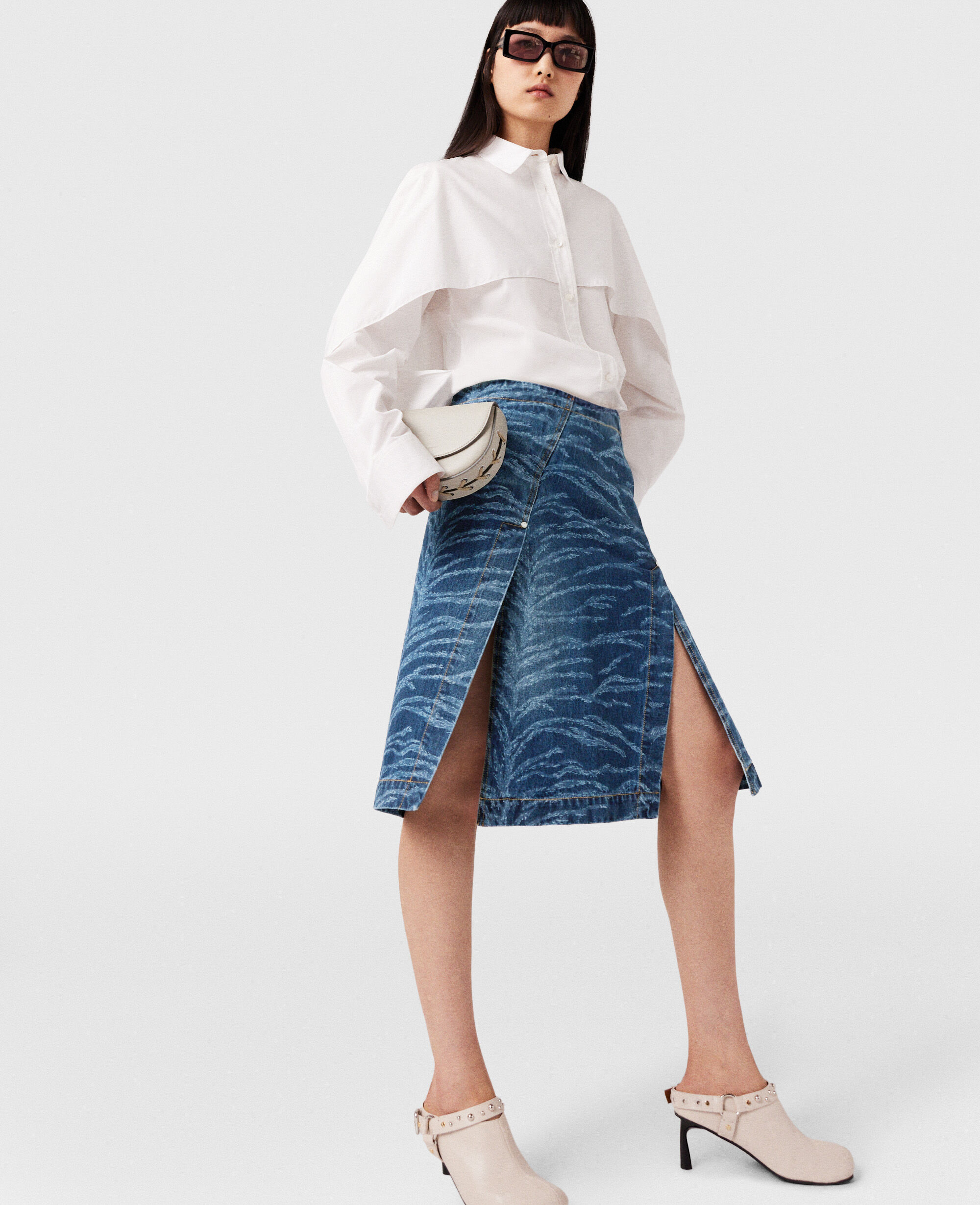 Women ヴィンテージ ウォッシュブルー デニム タイガーパターン アシンメトリー ハイライズミディスカート | Stella McCartney  JP