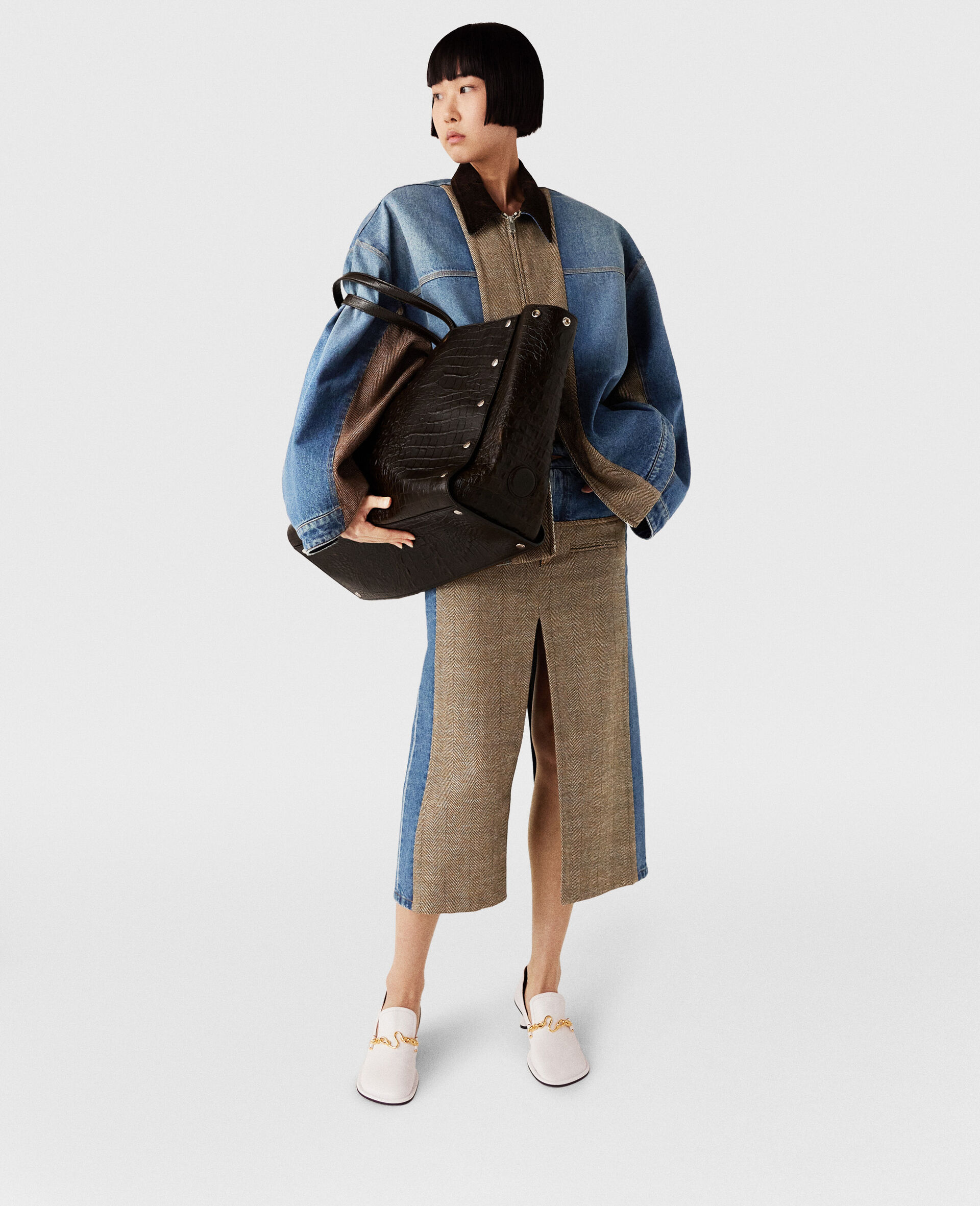 Tote Stella Grande con Borchie e Motivo Coccodrillo in Rilievo-Marrone-large image number 5