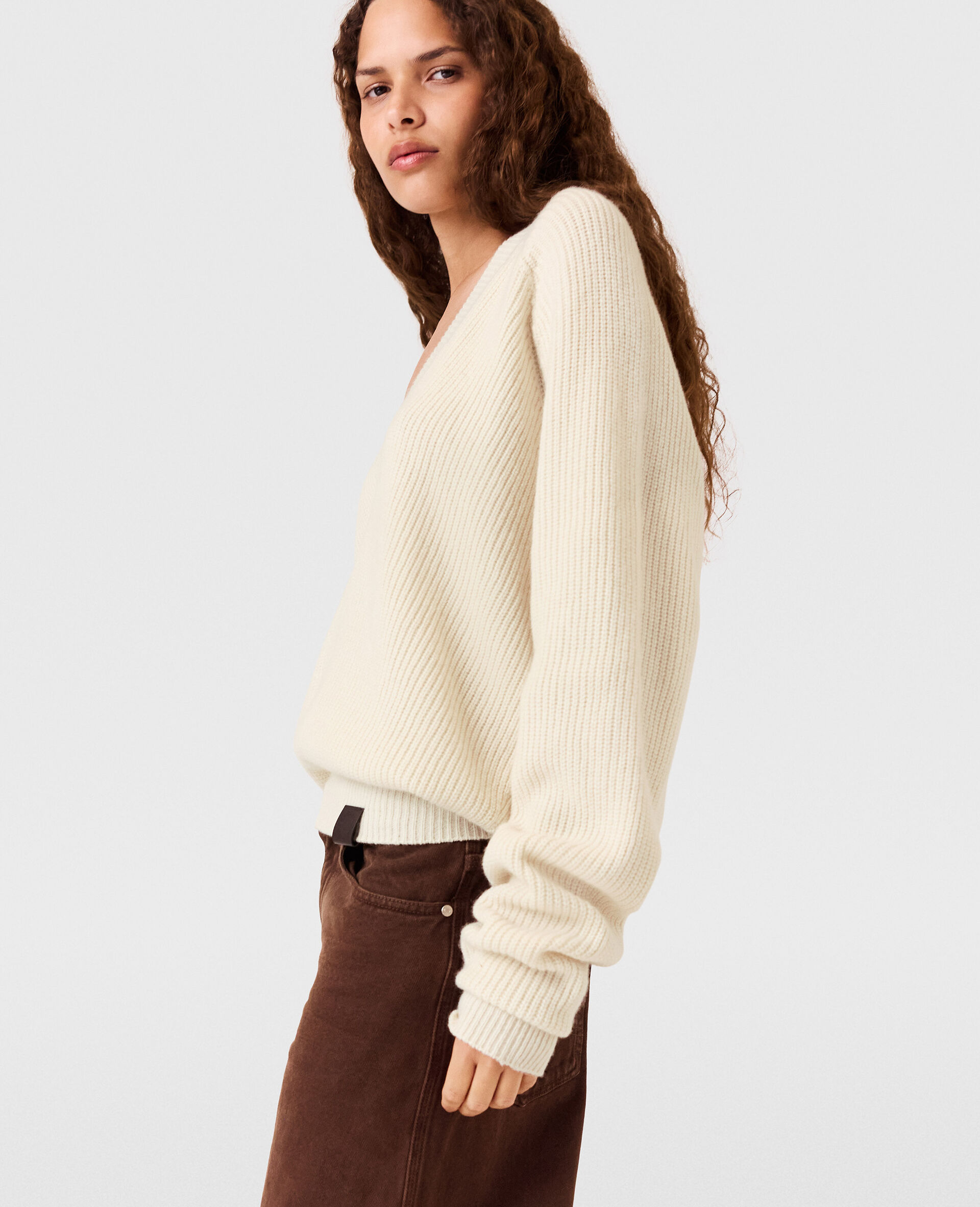 Long-Sleeve V-Neck Jumper-White-large Long-Sleeve V-Neck Jumper-White-large image number 2