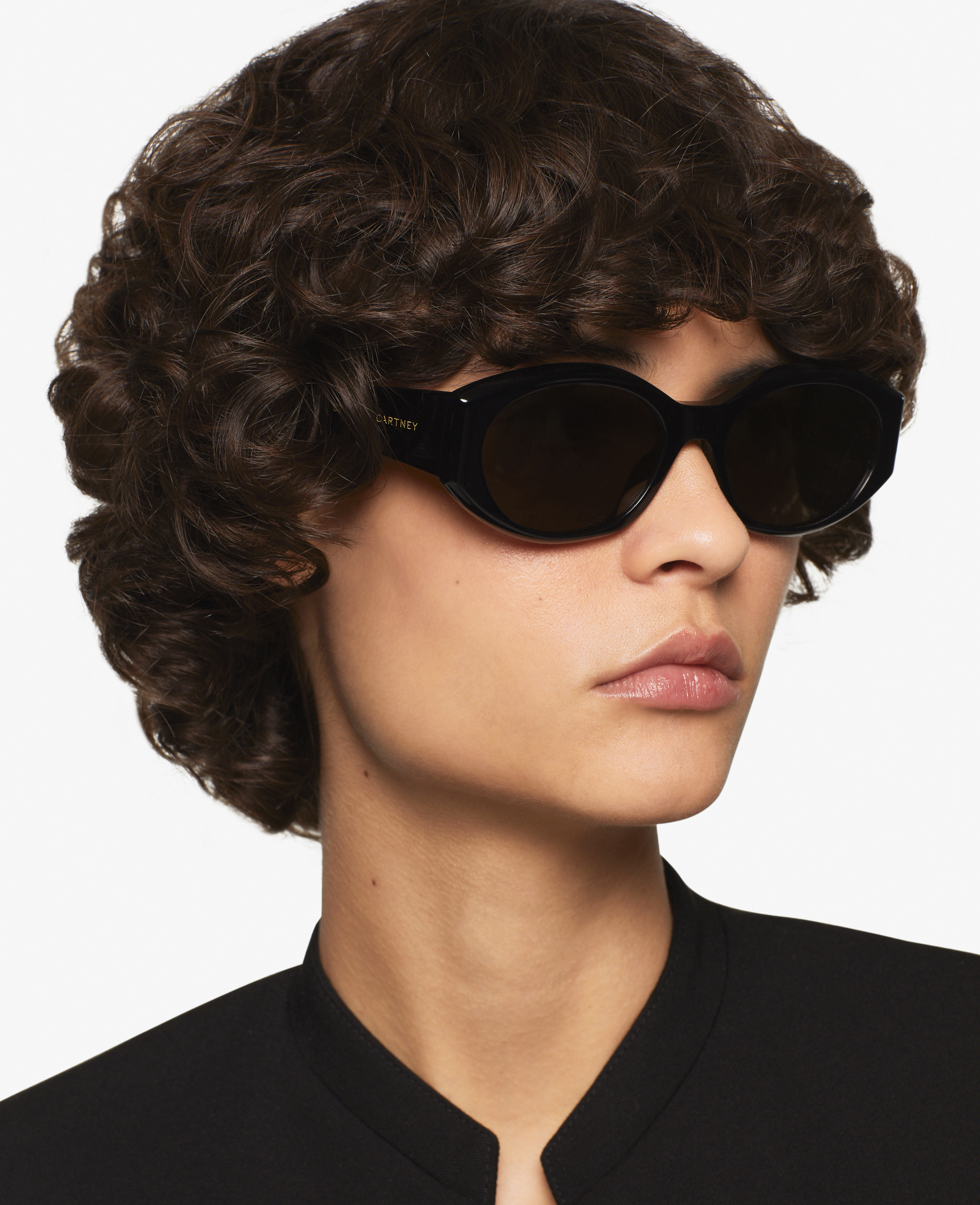 Stella Mccartney Falabella Oval Sunglasses In Black