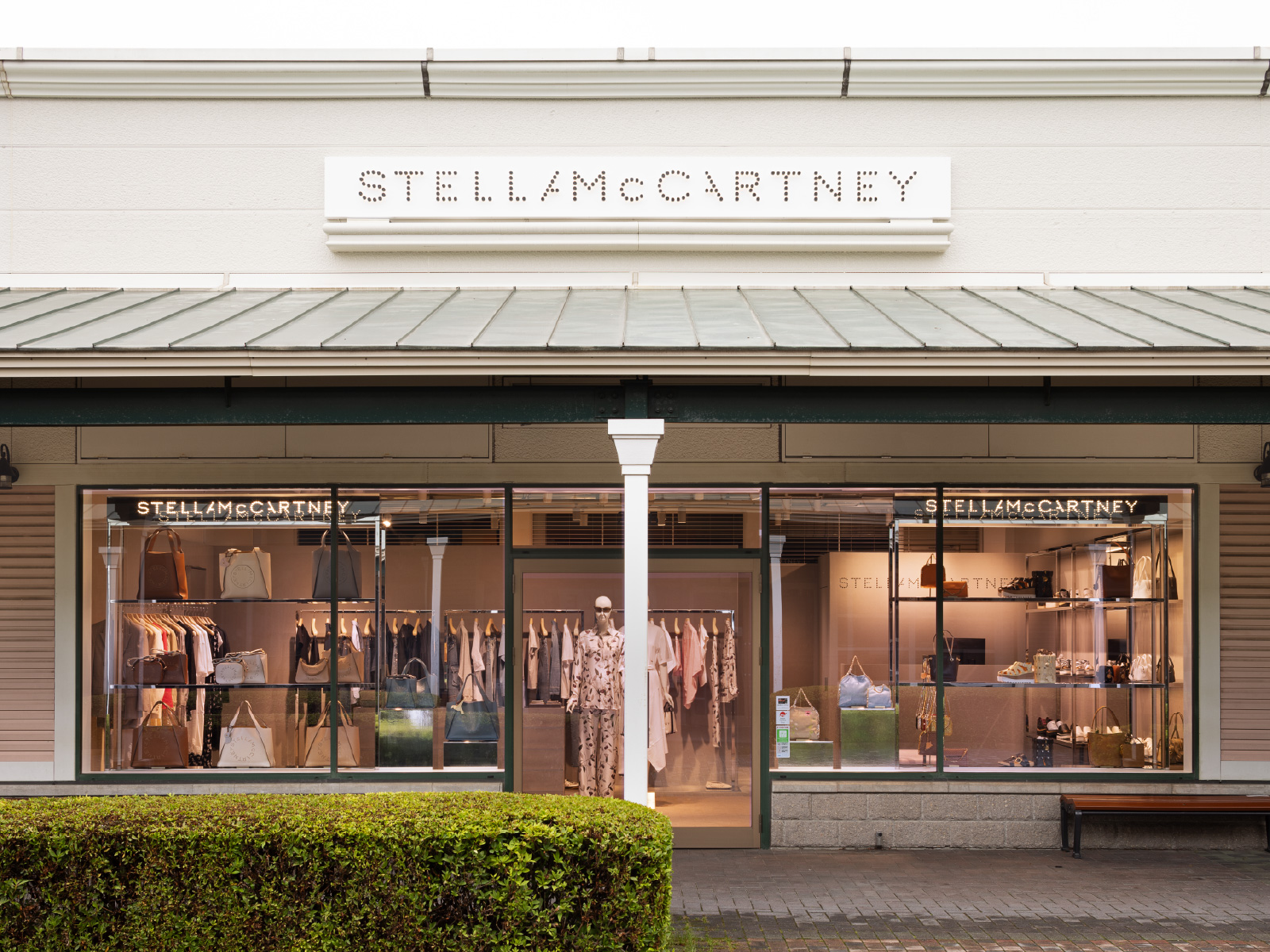ステラ マッカートニー 御殿場アウトレット店